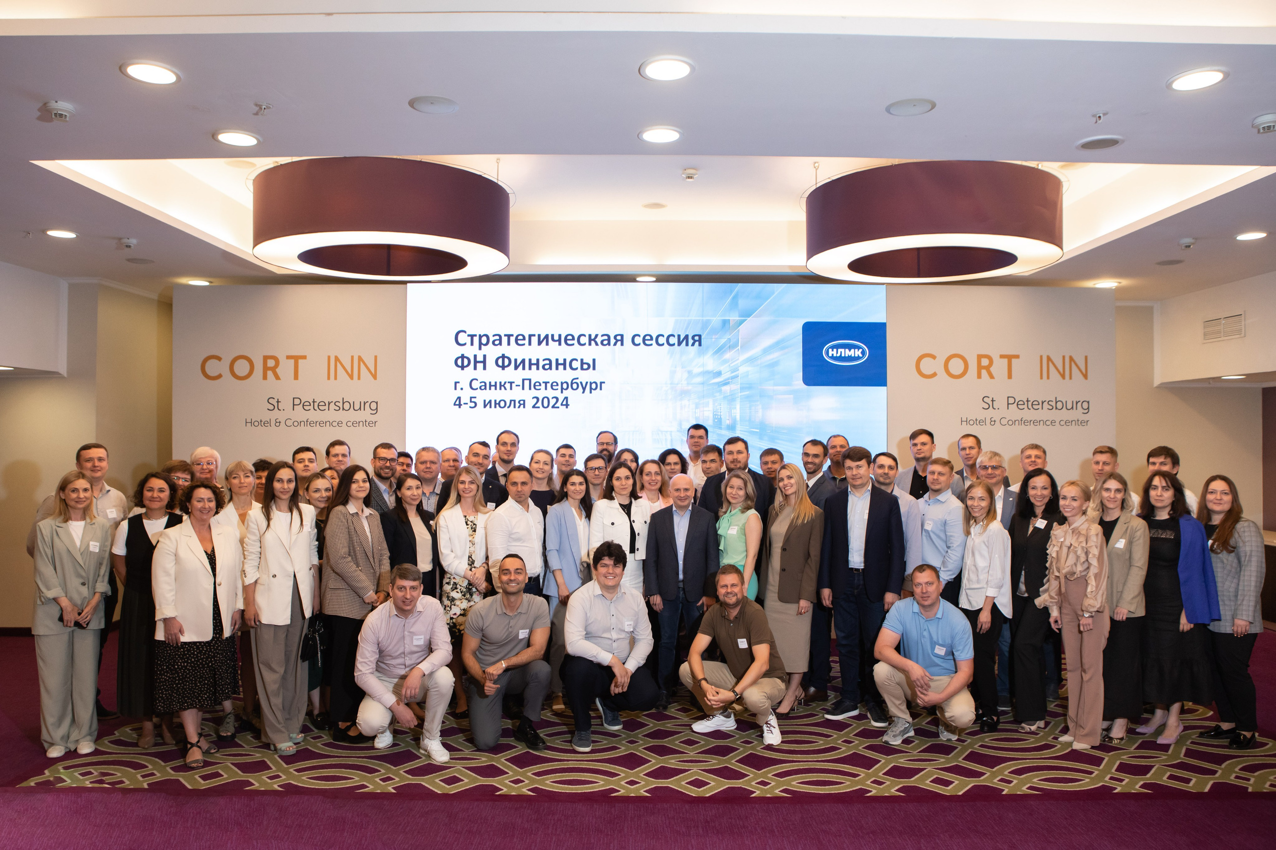 НЛМК — конференция в Петербурге. Двойняшки-фотографы Анна и Анастасия в Санкт-Петербурге