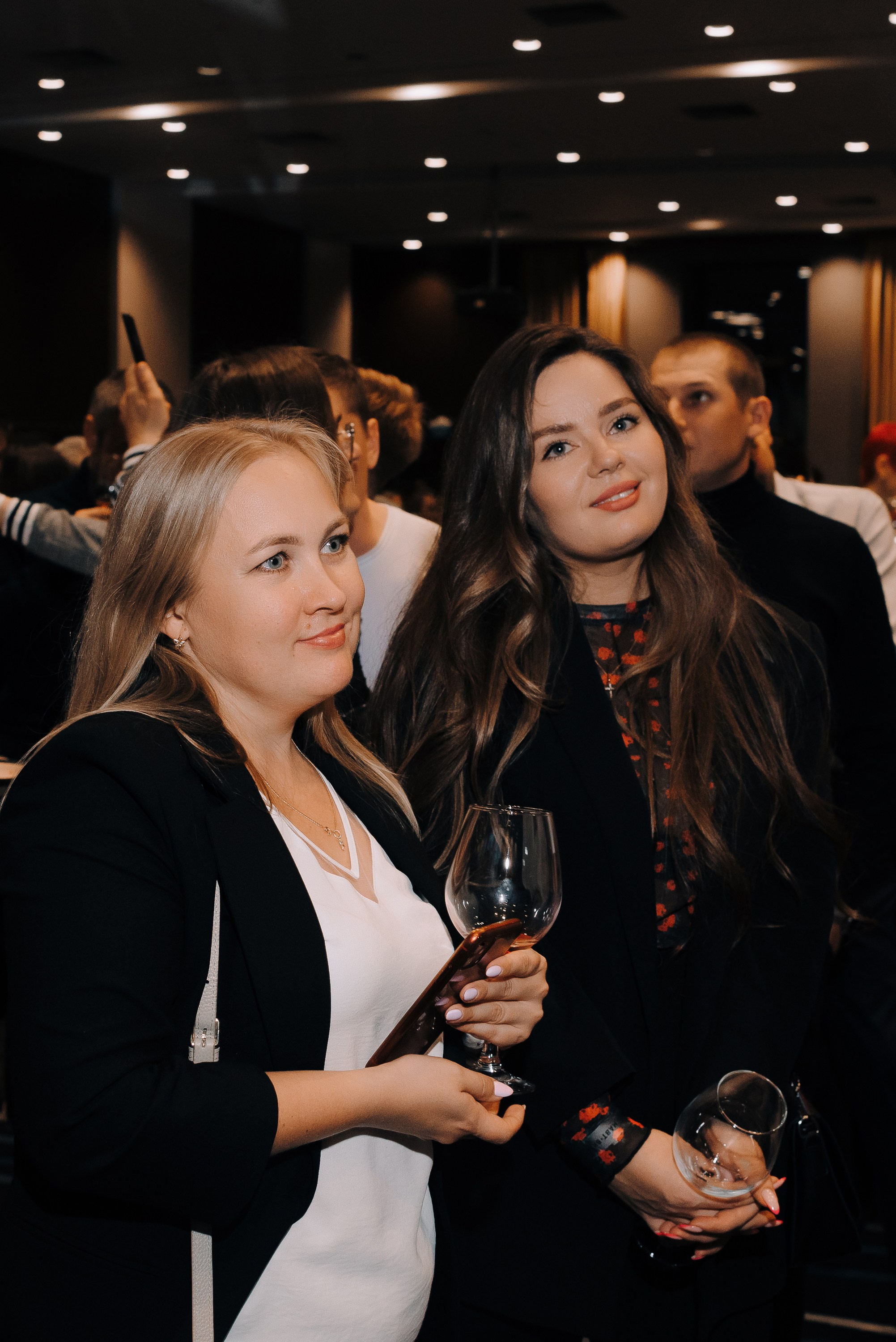 ФЕСТИВАЛЬ ВИНА И КРЕПКИХ НАПИТКОВ МАВТ-ВИНОТЕКА. Репортажный фотограф Зуев Роман г. Челябинск