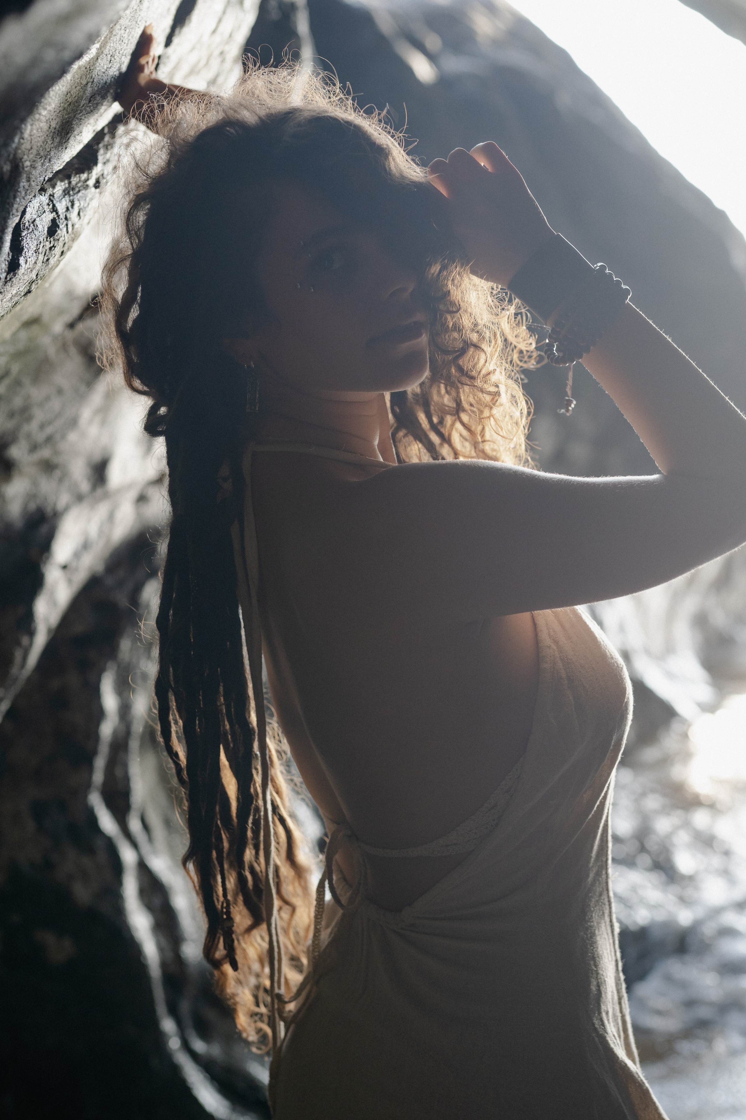 Ксения и море. Фотограф Аля Овчарова