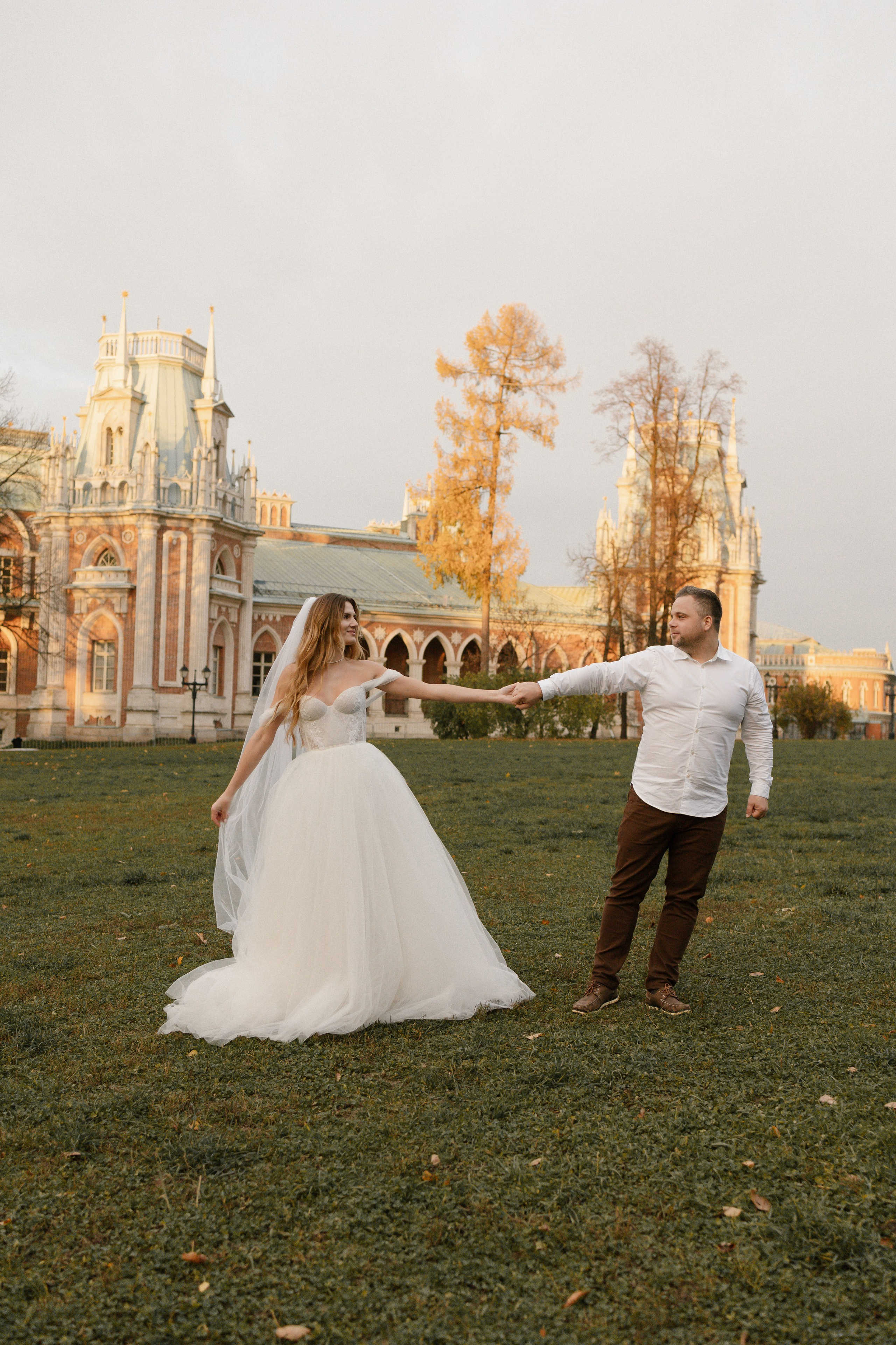 Свадебная прогулка в Царицыно. Семейный фотограф в Москве Аникина Наталья