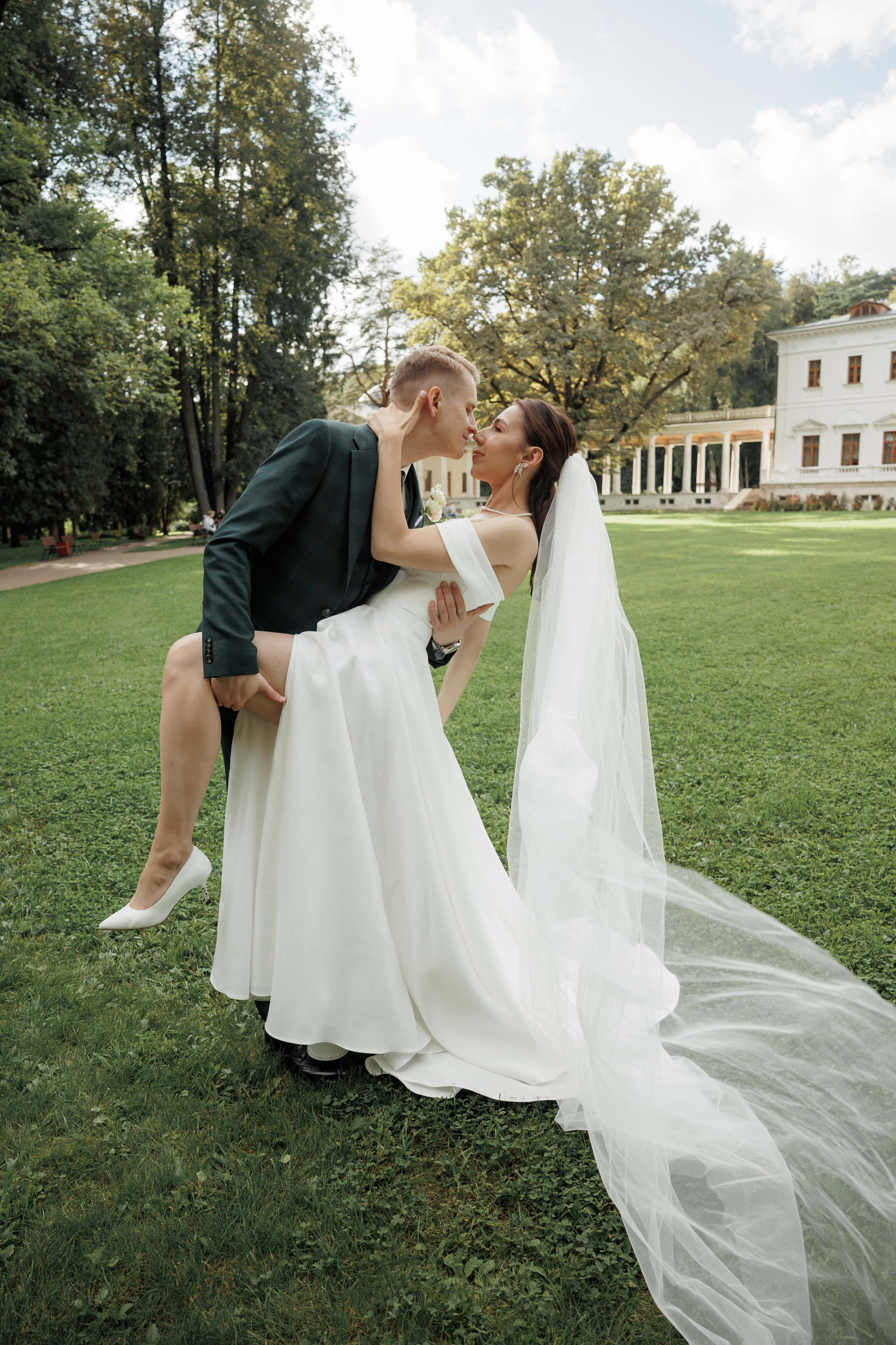 Регистрация в отеле Fish Point, ЗАГС Бутово, прогулка в Остафьево. Свадебный и репортажный фотограф (Москва, Королев и другие)