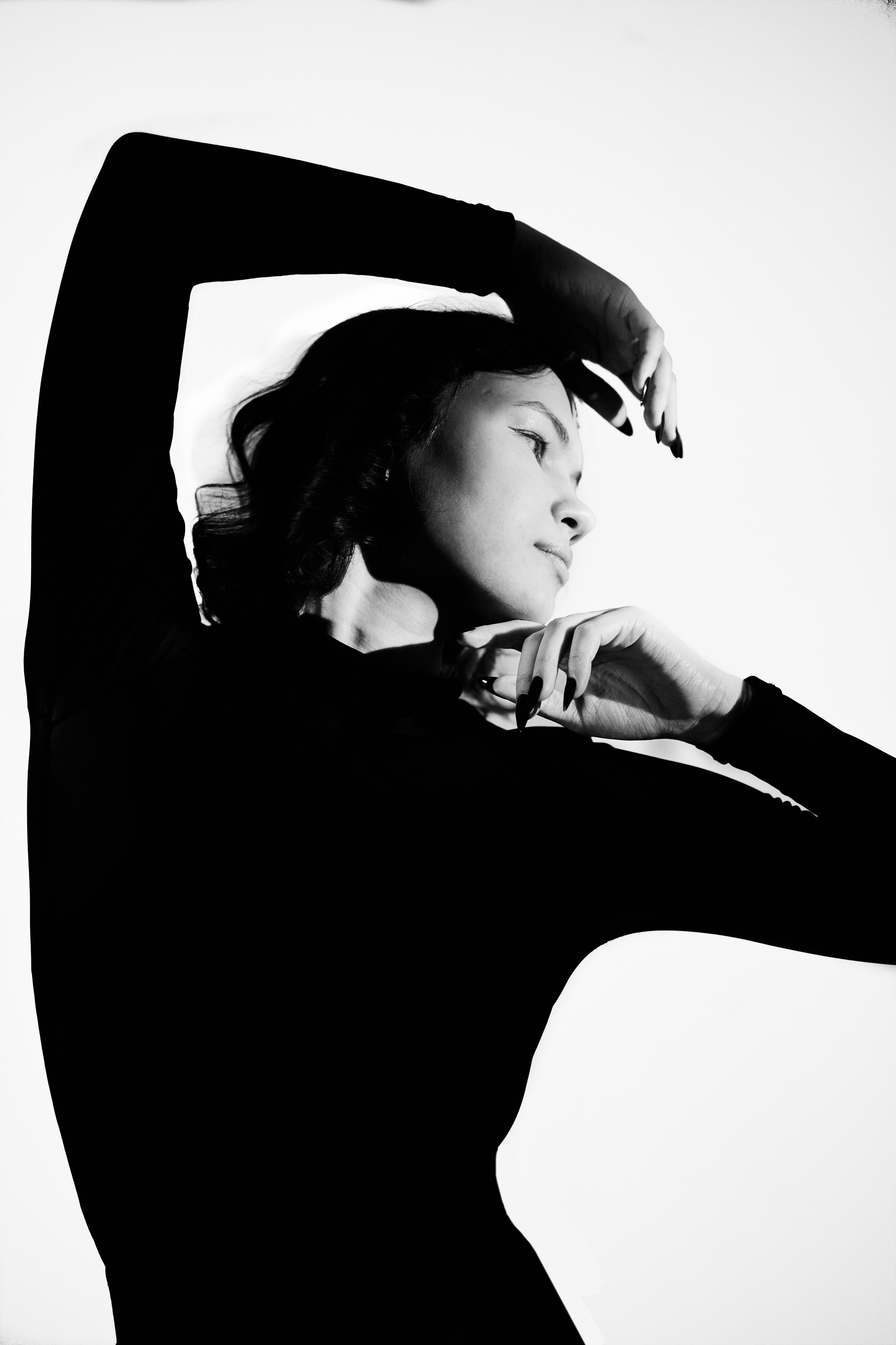 B/w Emilia. Simpleand1