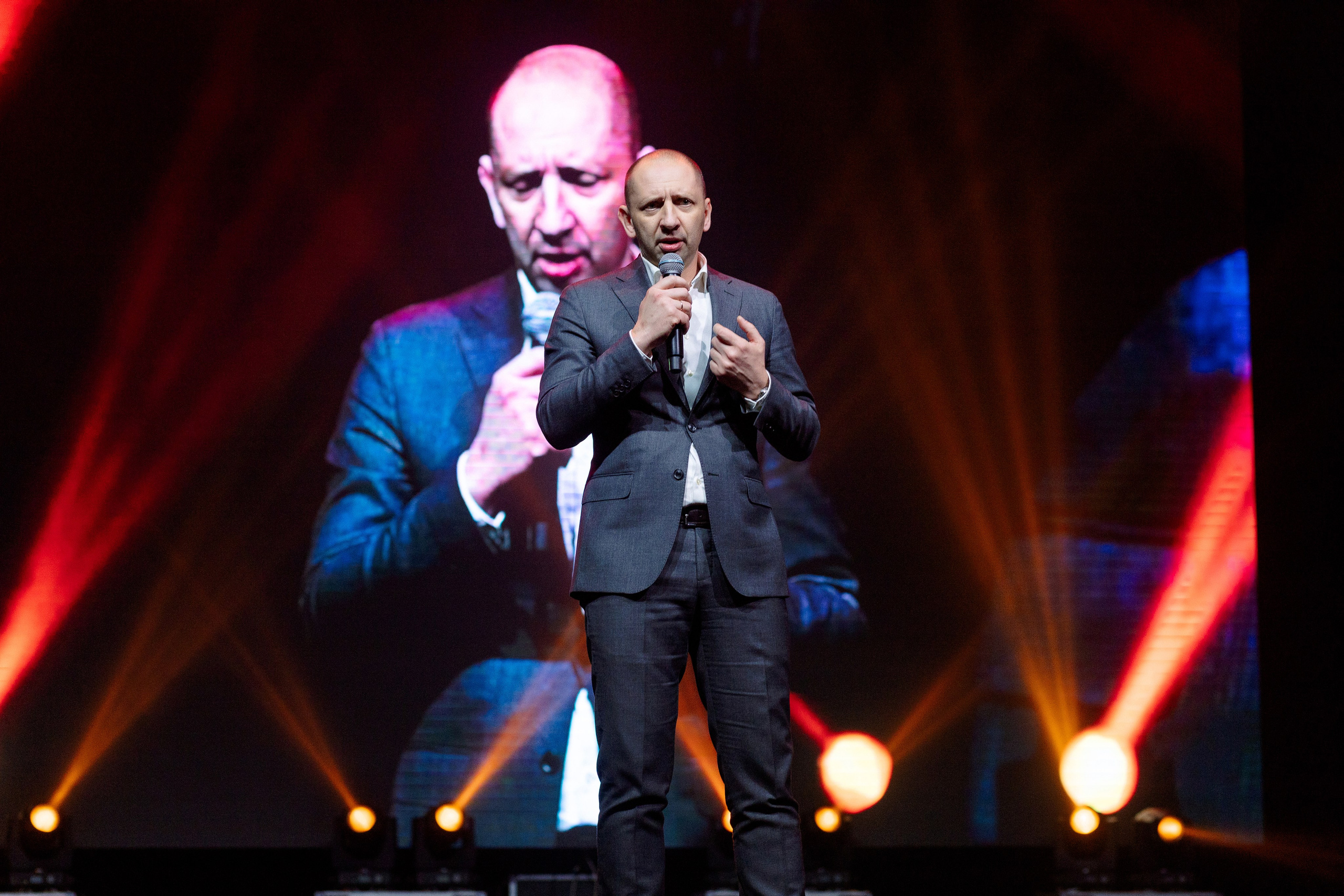 РЕПОРТАЖ: НОВЫЙ ГОД В ДК МЕТАЛЛУРГ. Профессиональный фотограф в Ижевске Леша Петров