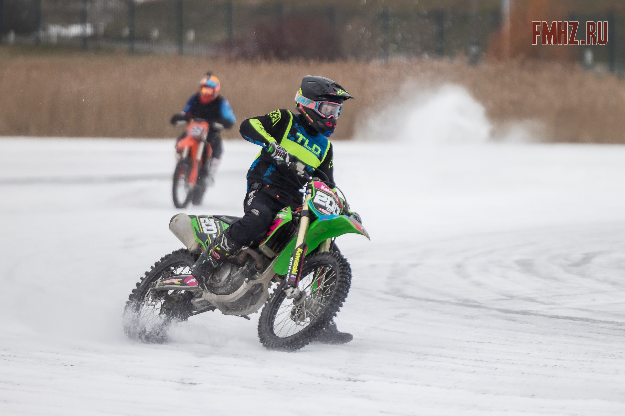 Первый этап Кубка МФР по мотокроссу на льду Большого Крылатского пруда в Москве. 8 февраля 2025 г. Фотограф Владимир Охрименко