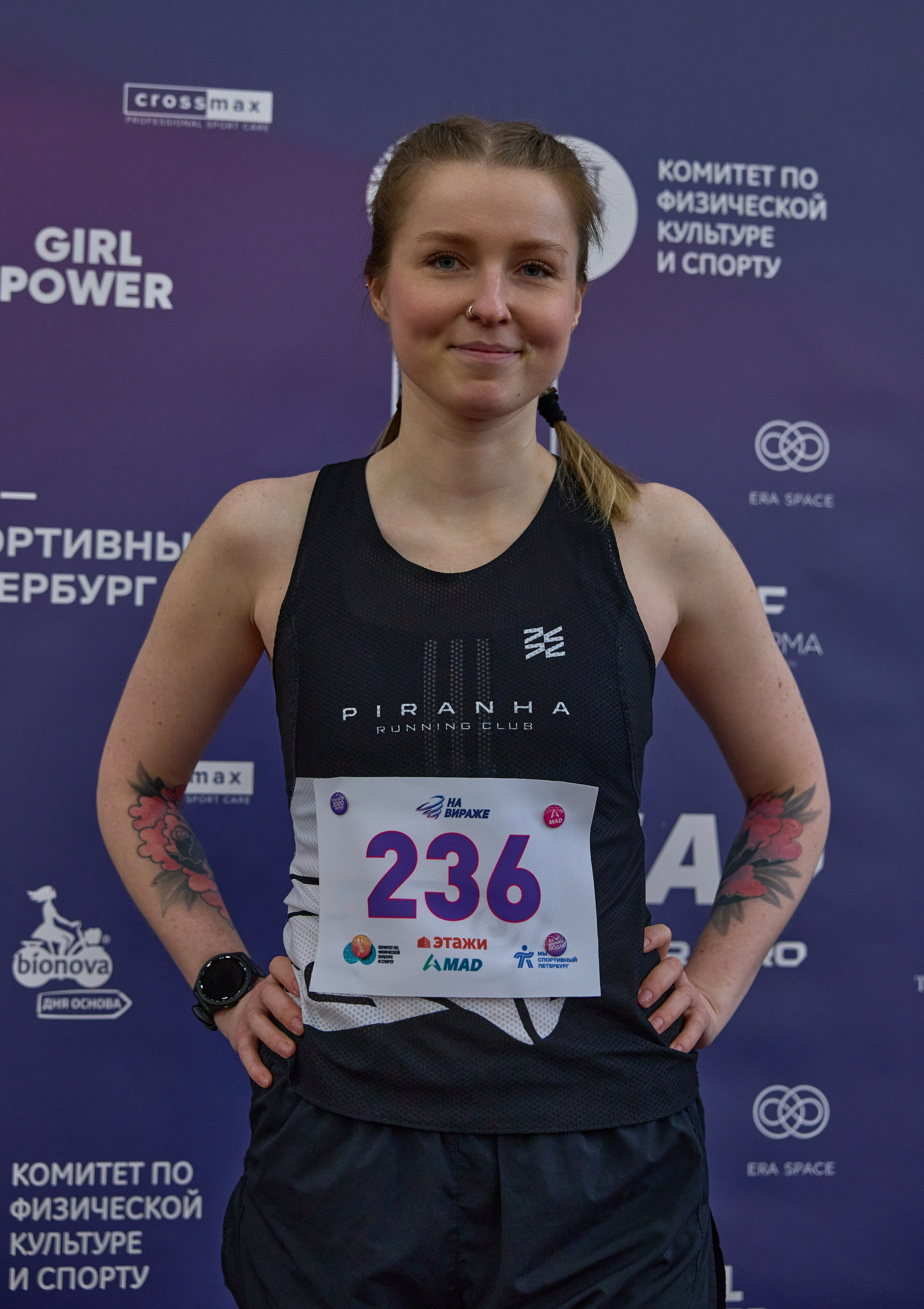 Женский день — 8 марта в манеже на виражах. Савина Анна Москва — Петербург