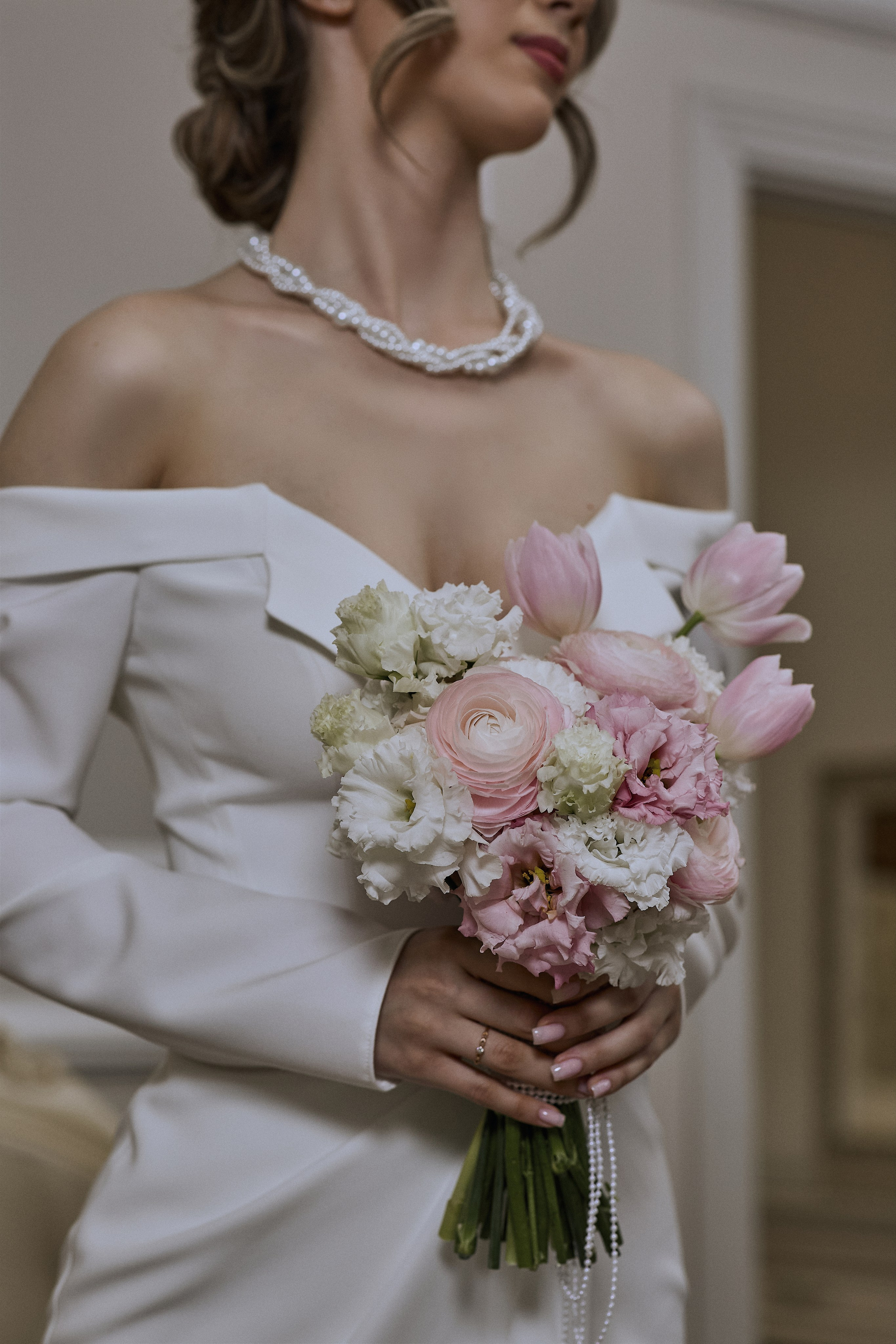 Утро невесты в отеле. Фотограф в Твери Helga J. Fox