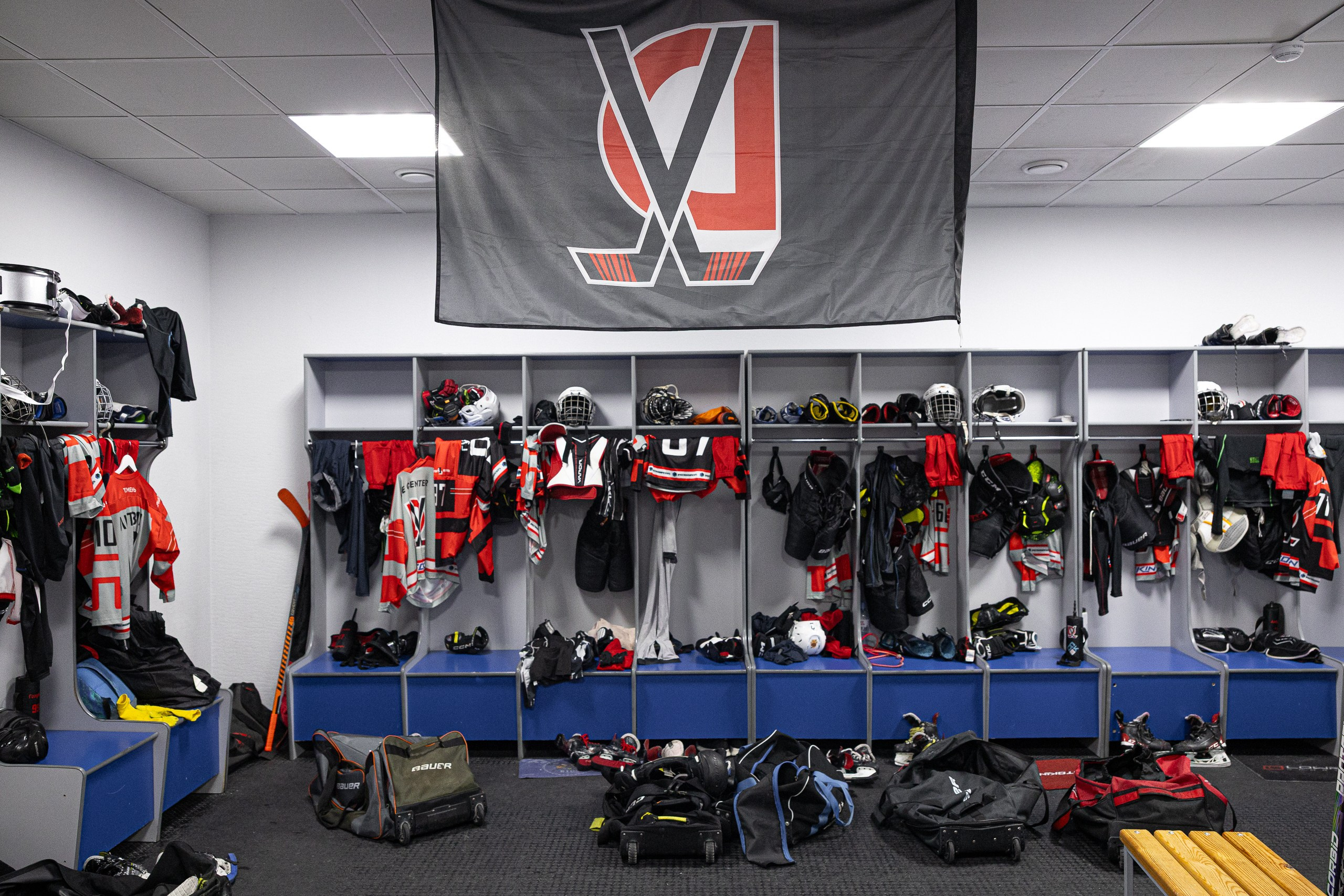 Первенство Тюмени по хоккею. MIG — студия спортивной фотографии Михаила Голянского