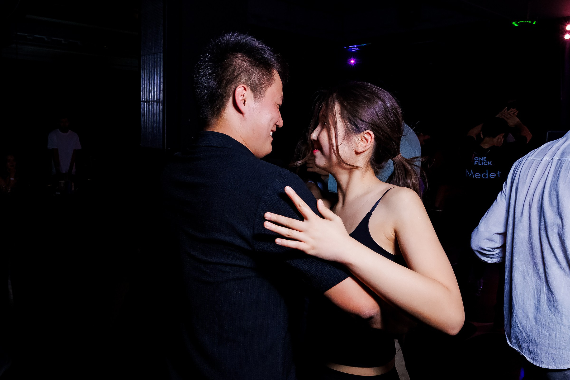 Bachata Party Hola Dance. Репортажный фотограф в Алматы Каюпов Сержан