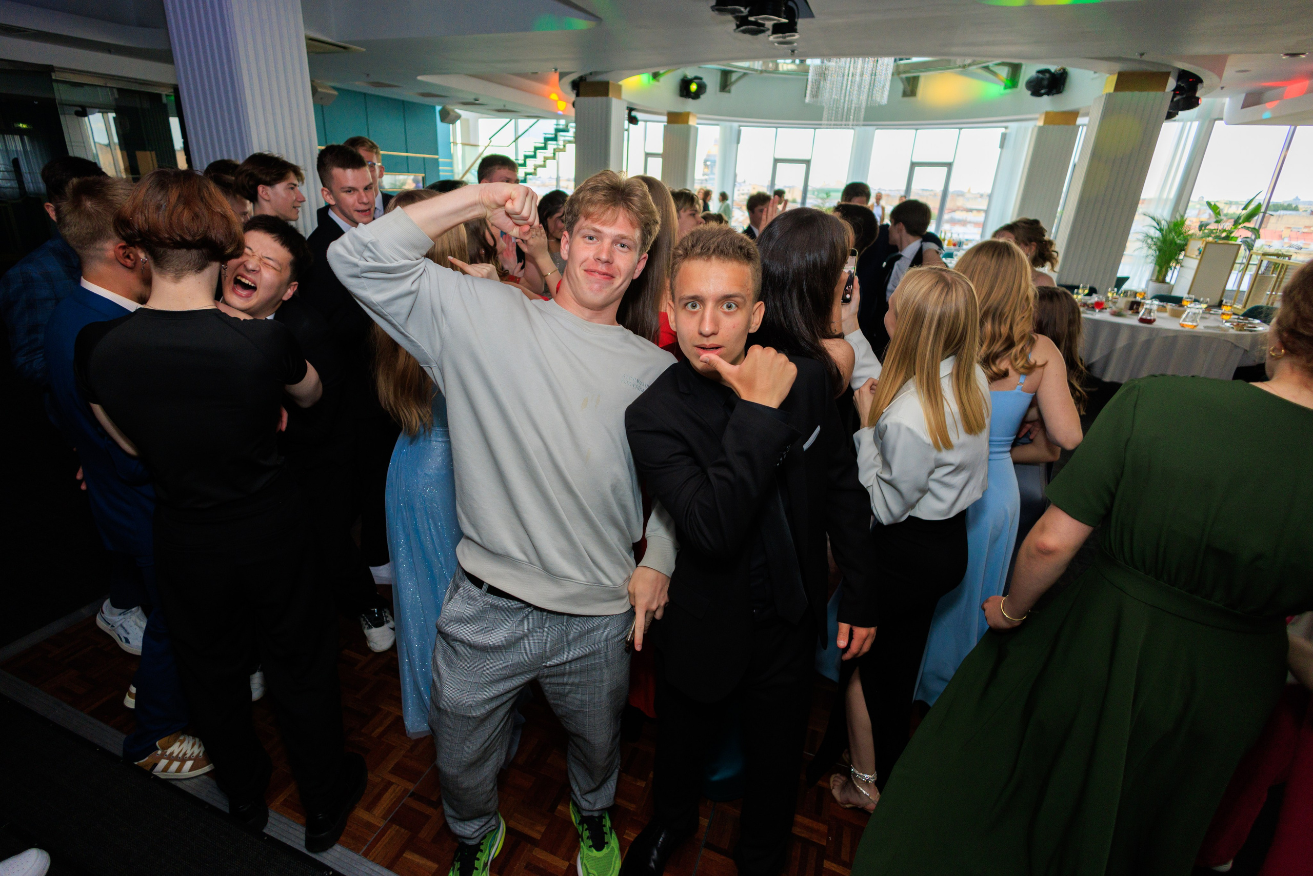 Выпускной лицея 244. Фотограф Александр Заломаев