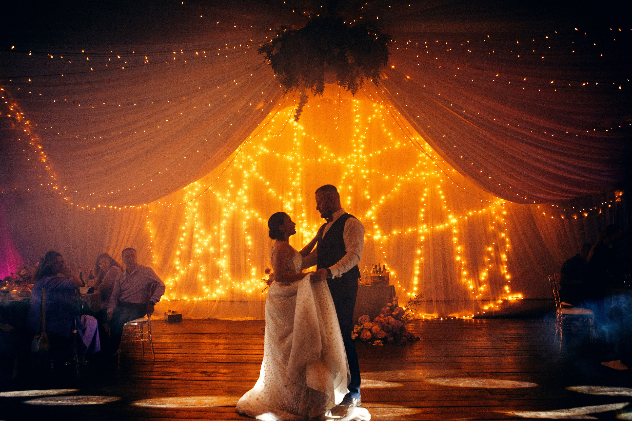 Свадебная фотосессия в отеле hartwell hotel и на патриарших прудах. Фотограф Ольга Ефремова