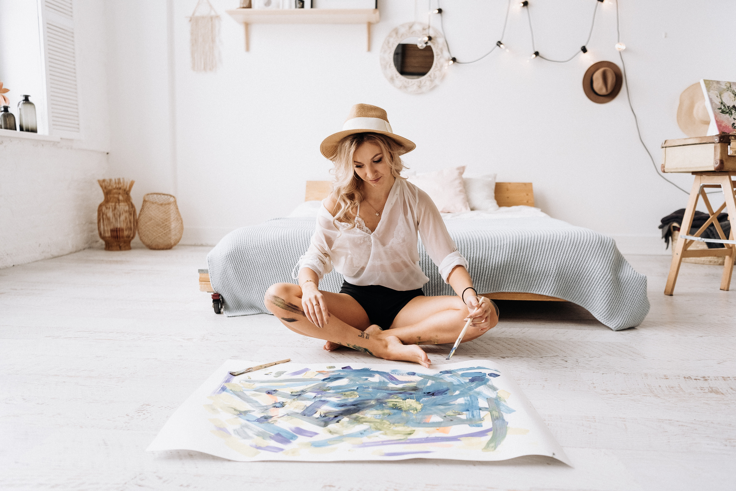 Не жалея красок