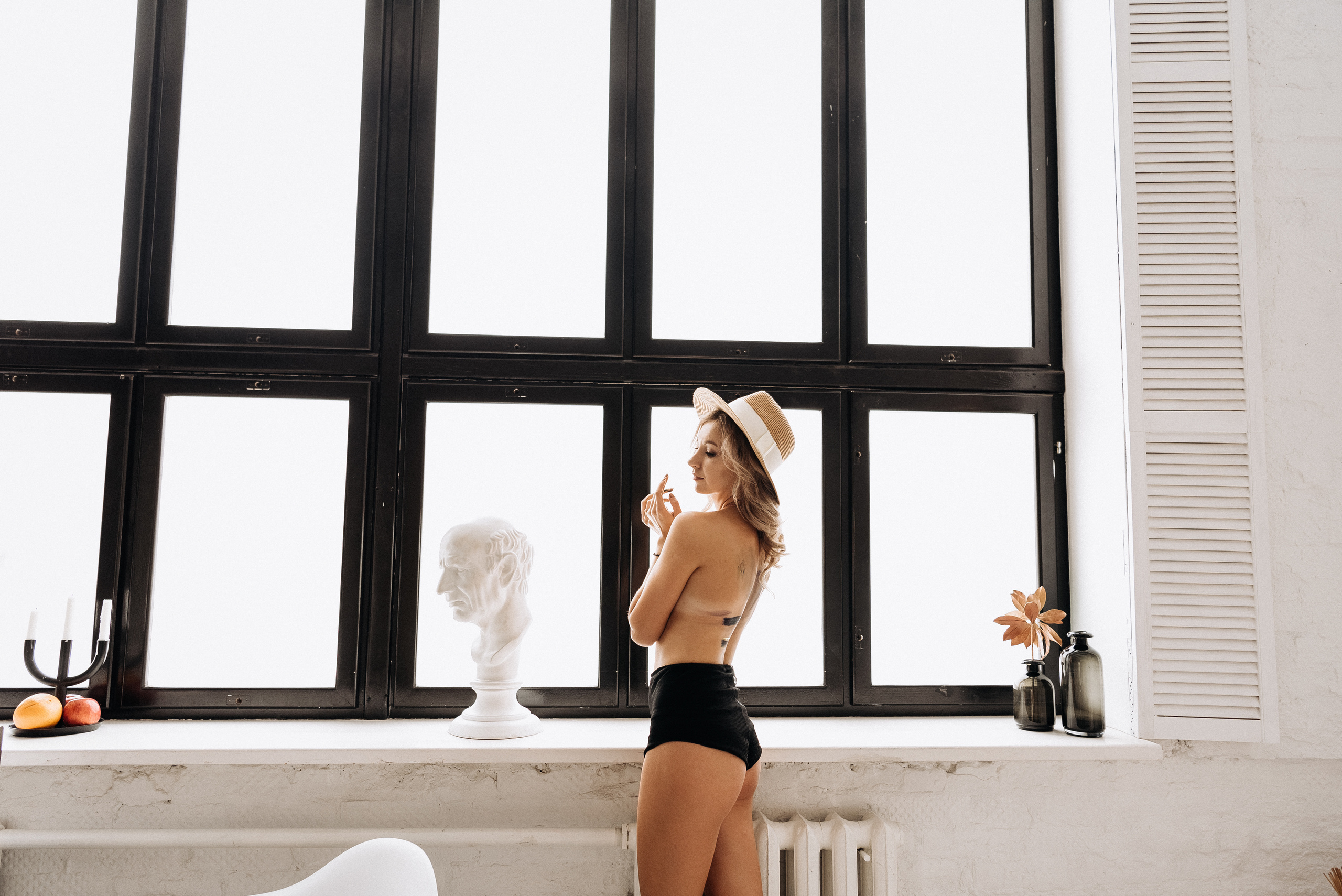 Не жалея красок