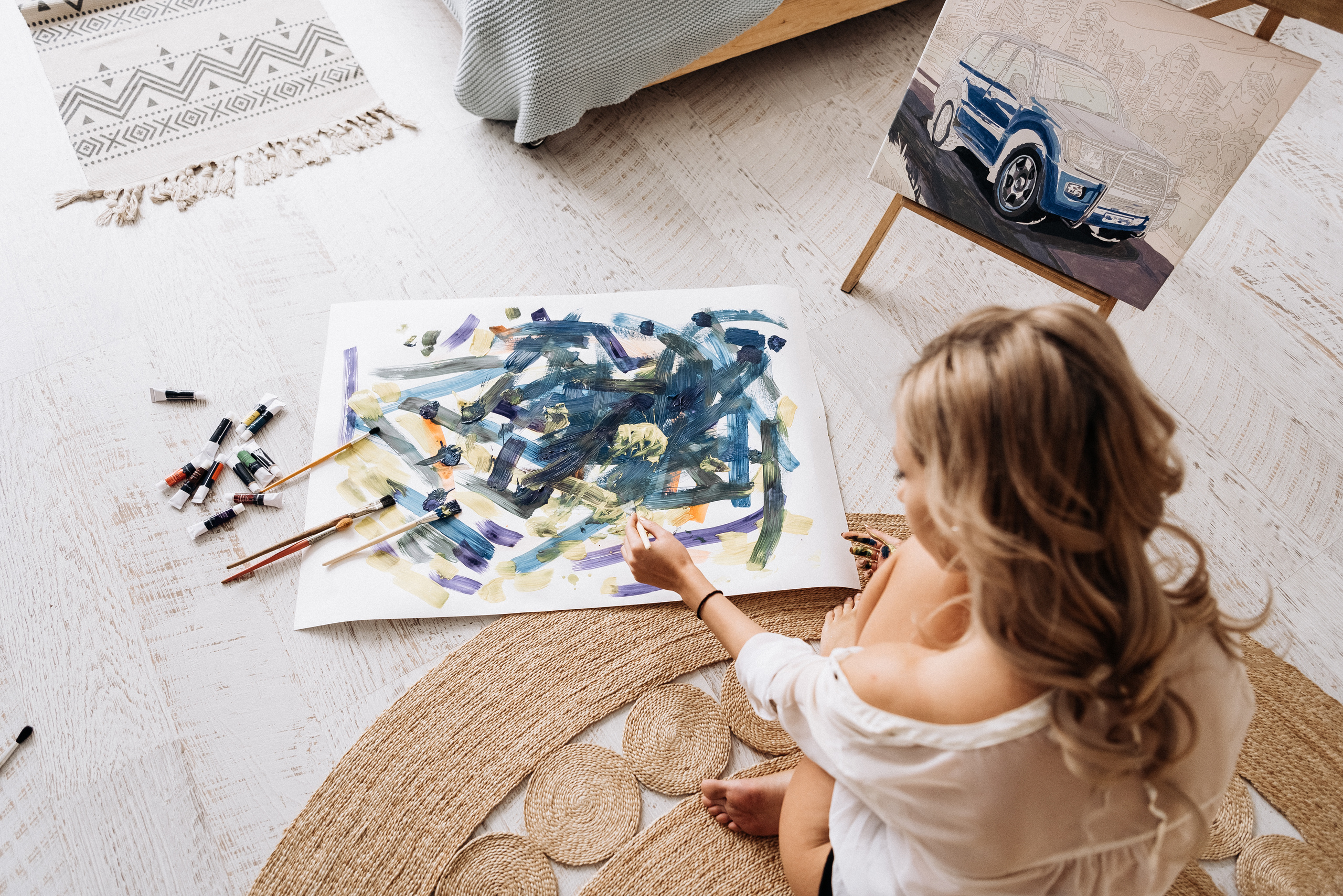 Не жалея красок