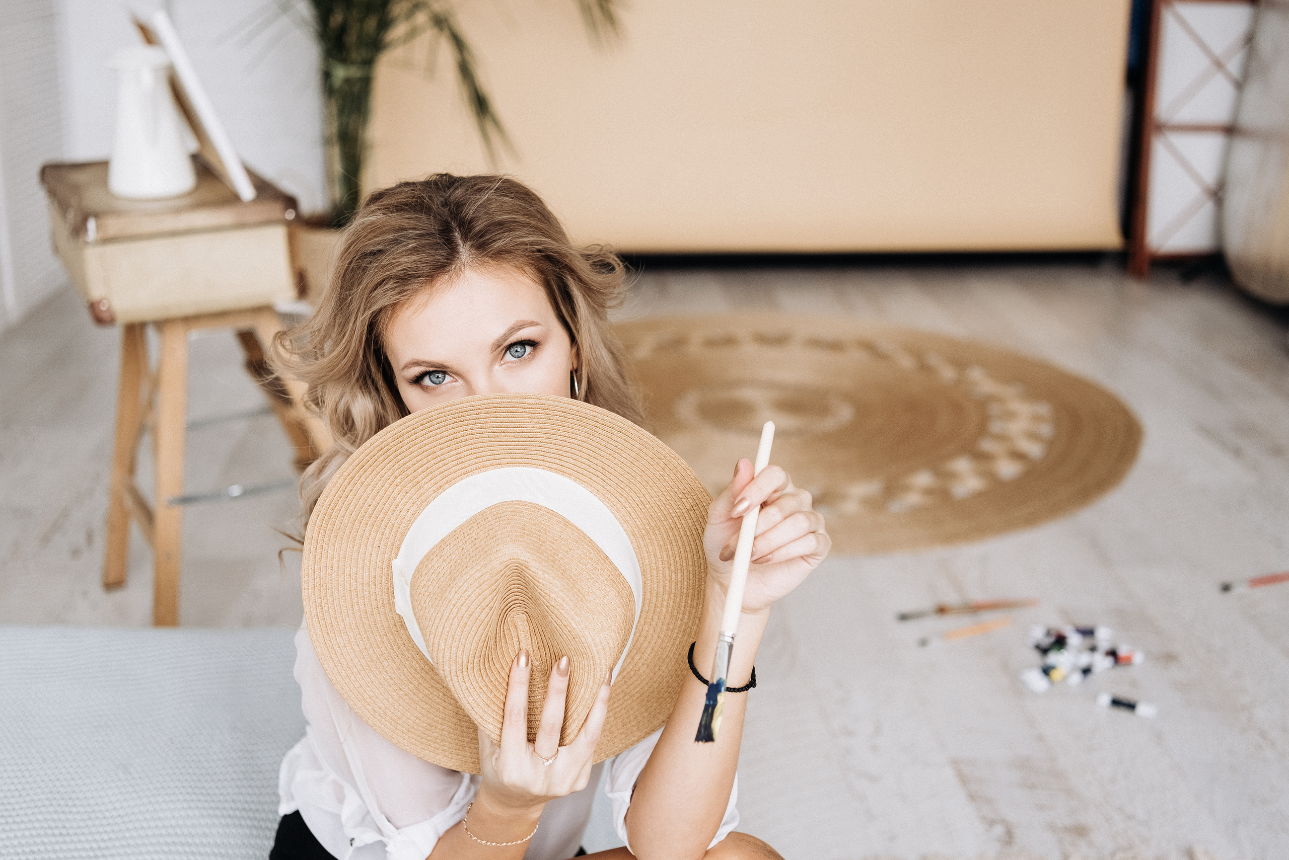 Не жалея красок