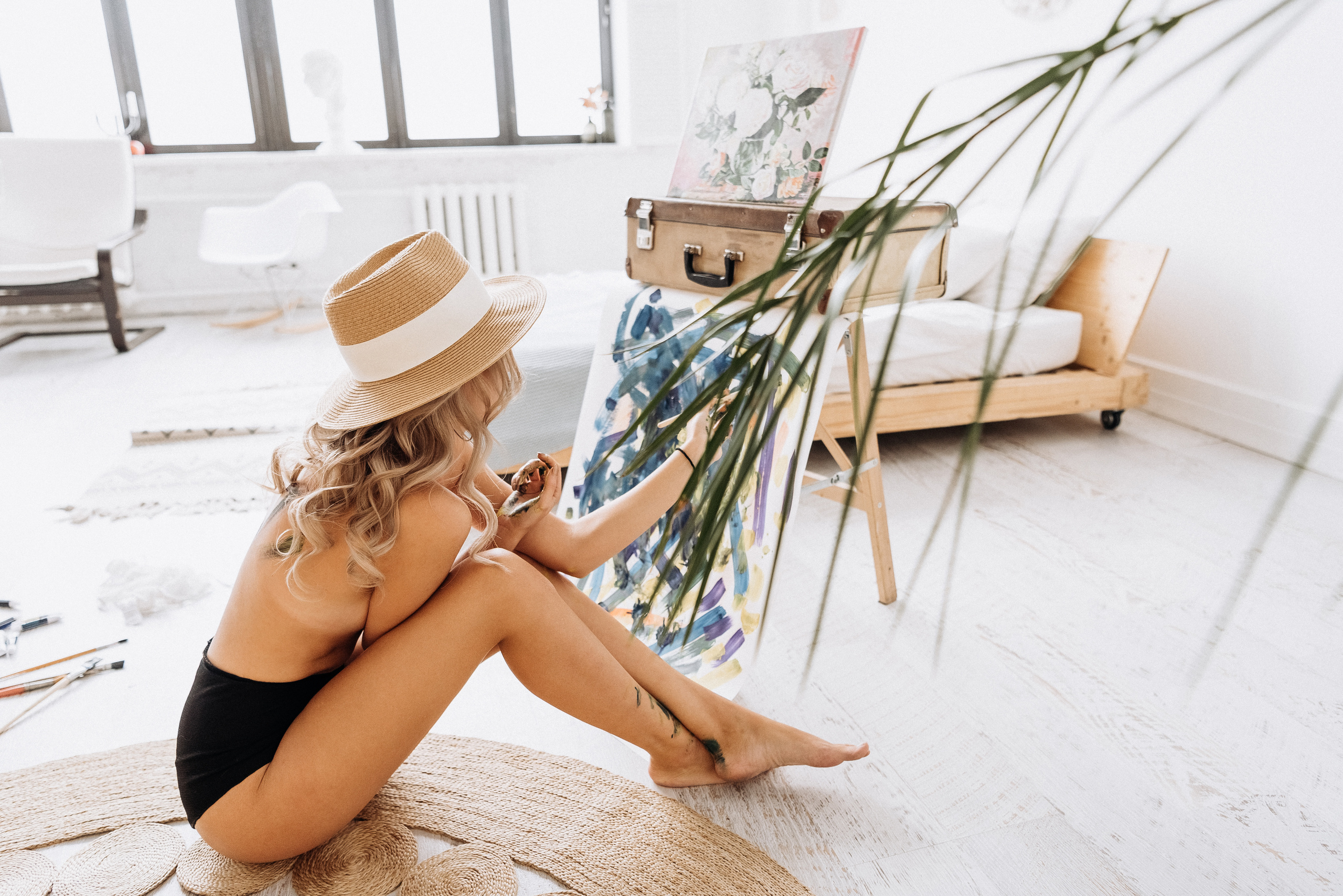 Не жалея красок