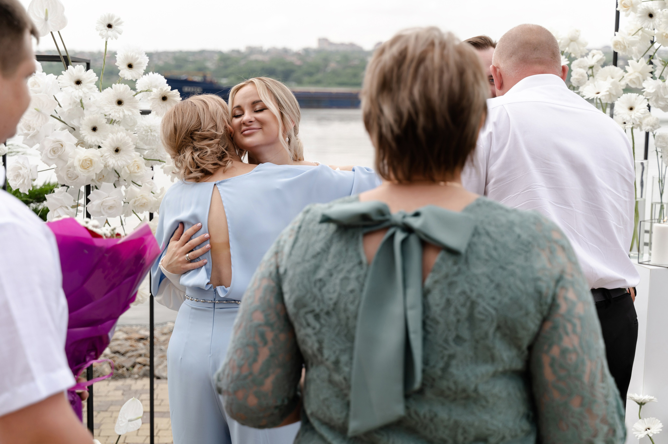 Свадебная фотосессия в отеле Hayat Regency Rostov. Свадебный фотограф в Ростове Максимов Максим