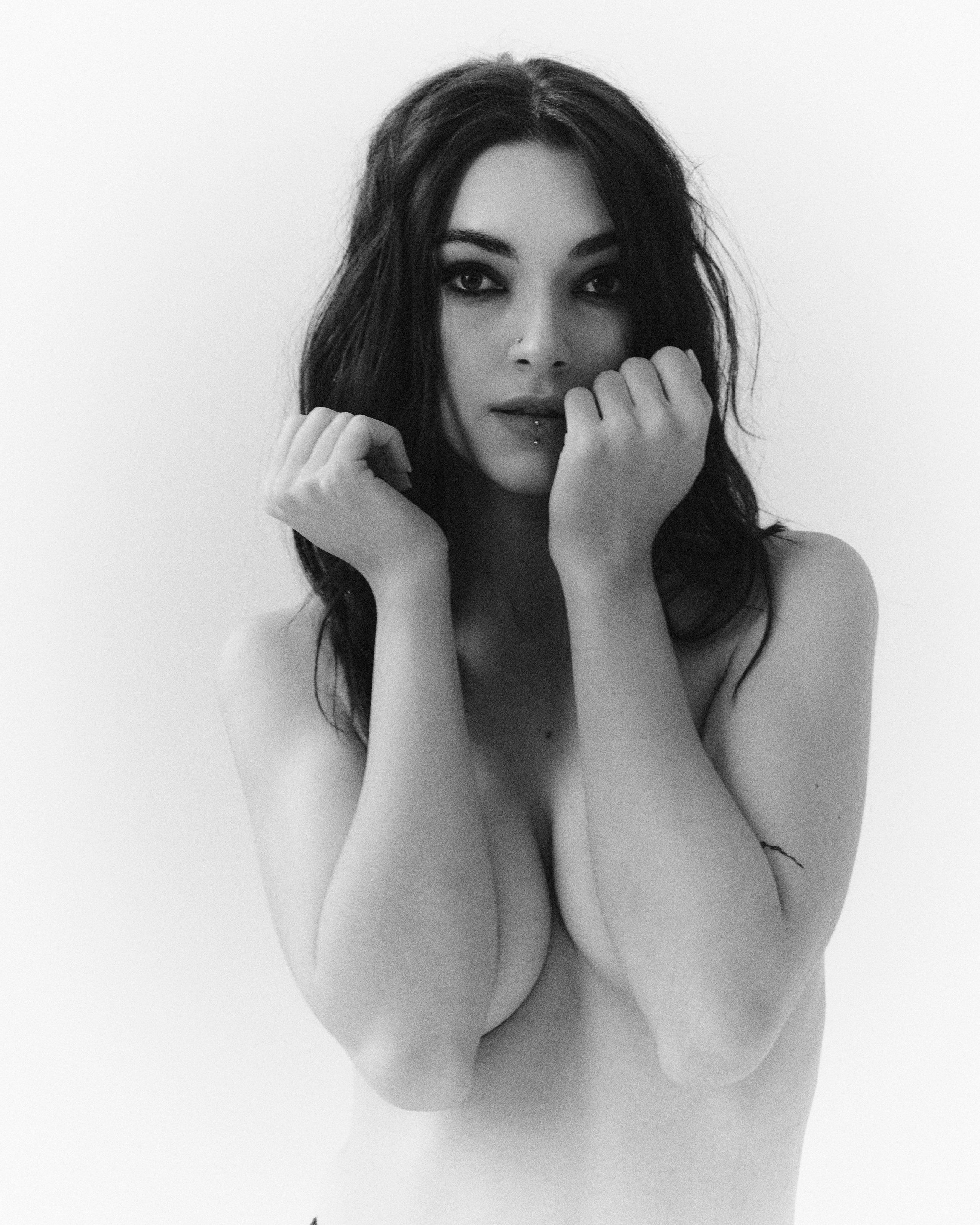 Liza. Z H U R A V L E V