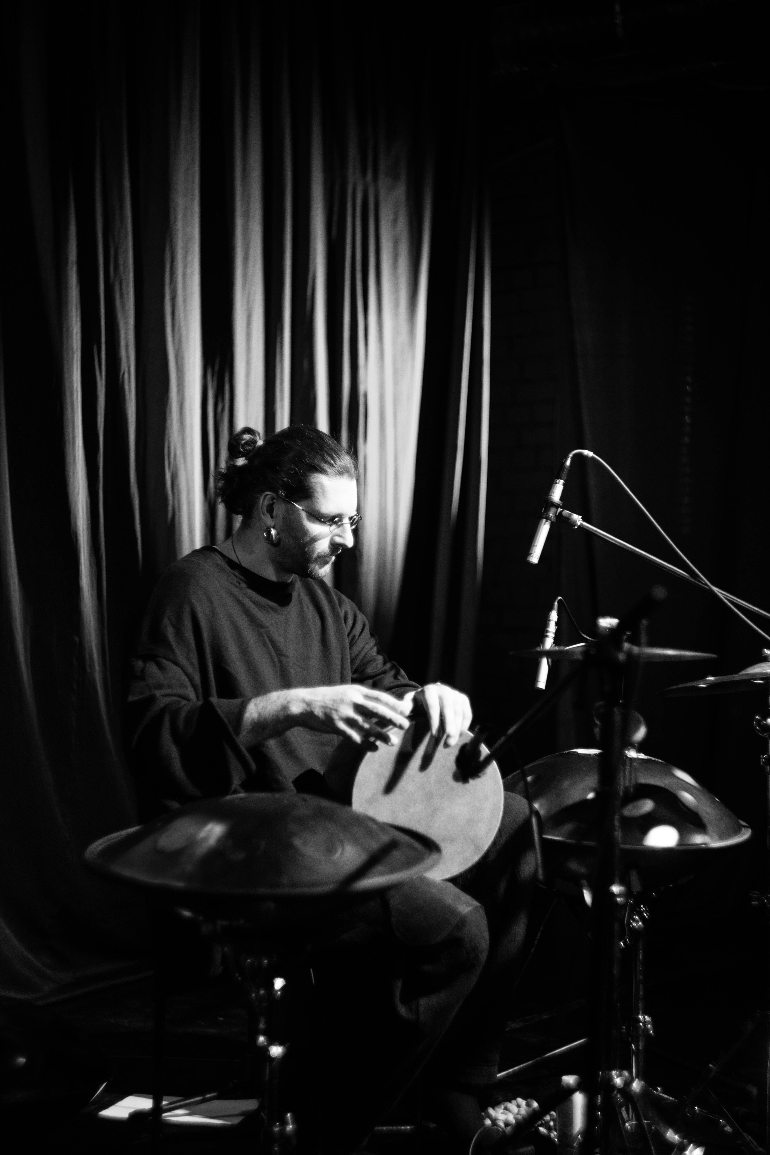 Кирилл Ошеров МАЯКОВКА, 10. Фотограф в Нижнем Новгороде