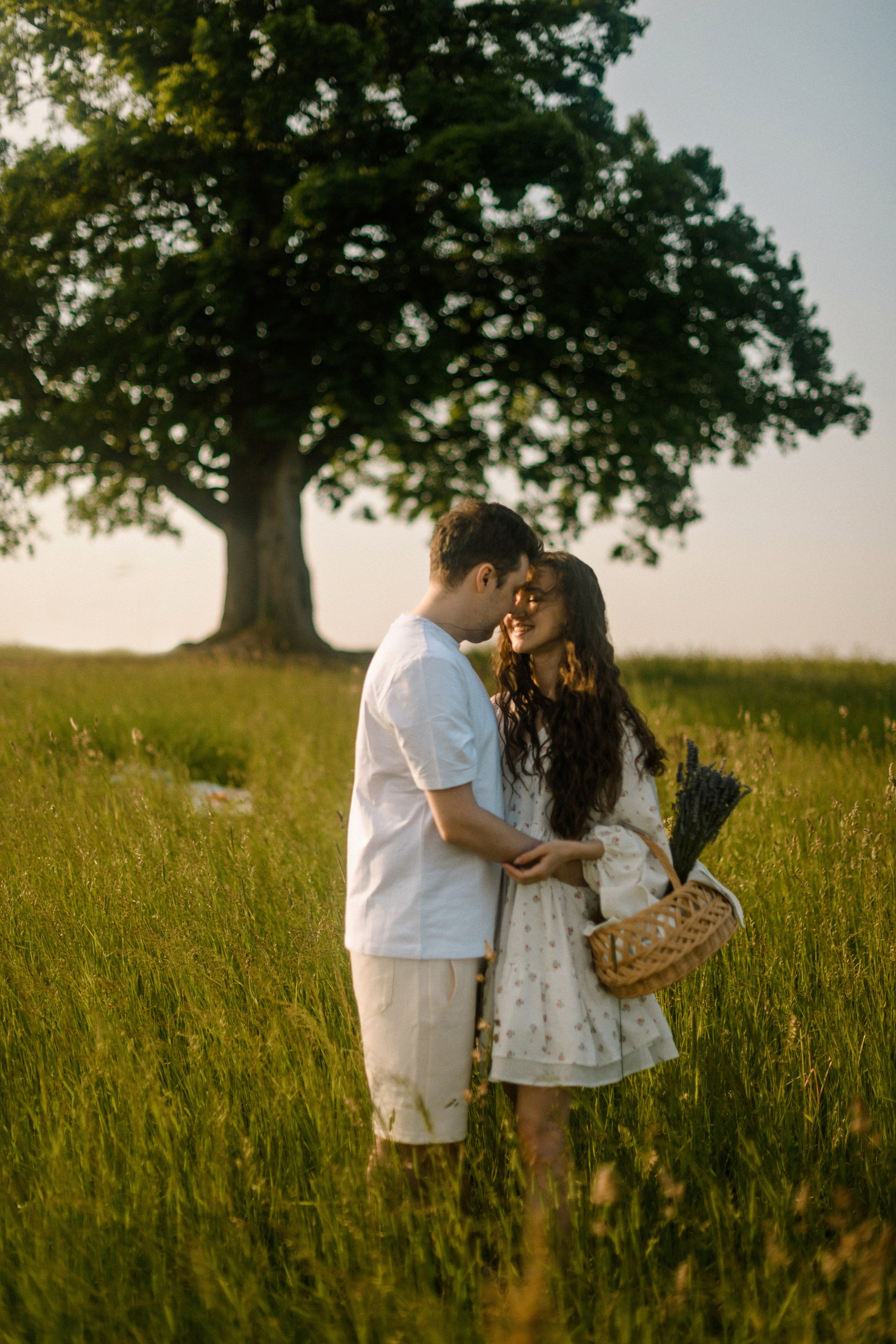 Лиза и Лёша в поле. Свадебный фотограф в Санкт-Петербурге София Шубик