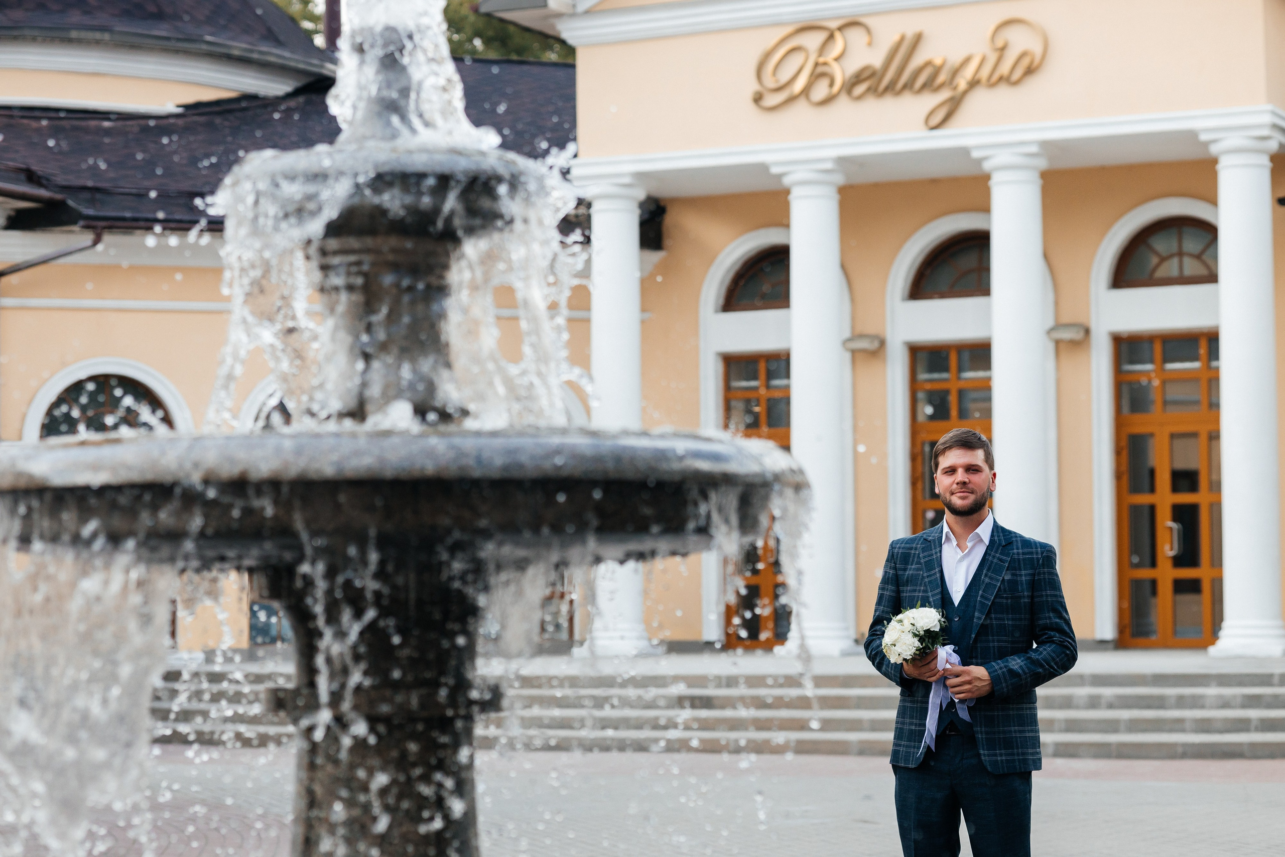 Трогательная выездная церемония в уютном ресторане. Олег Сверчков | Свадебный фотограф Вологда