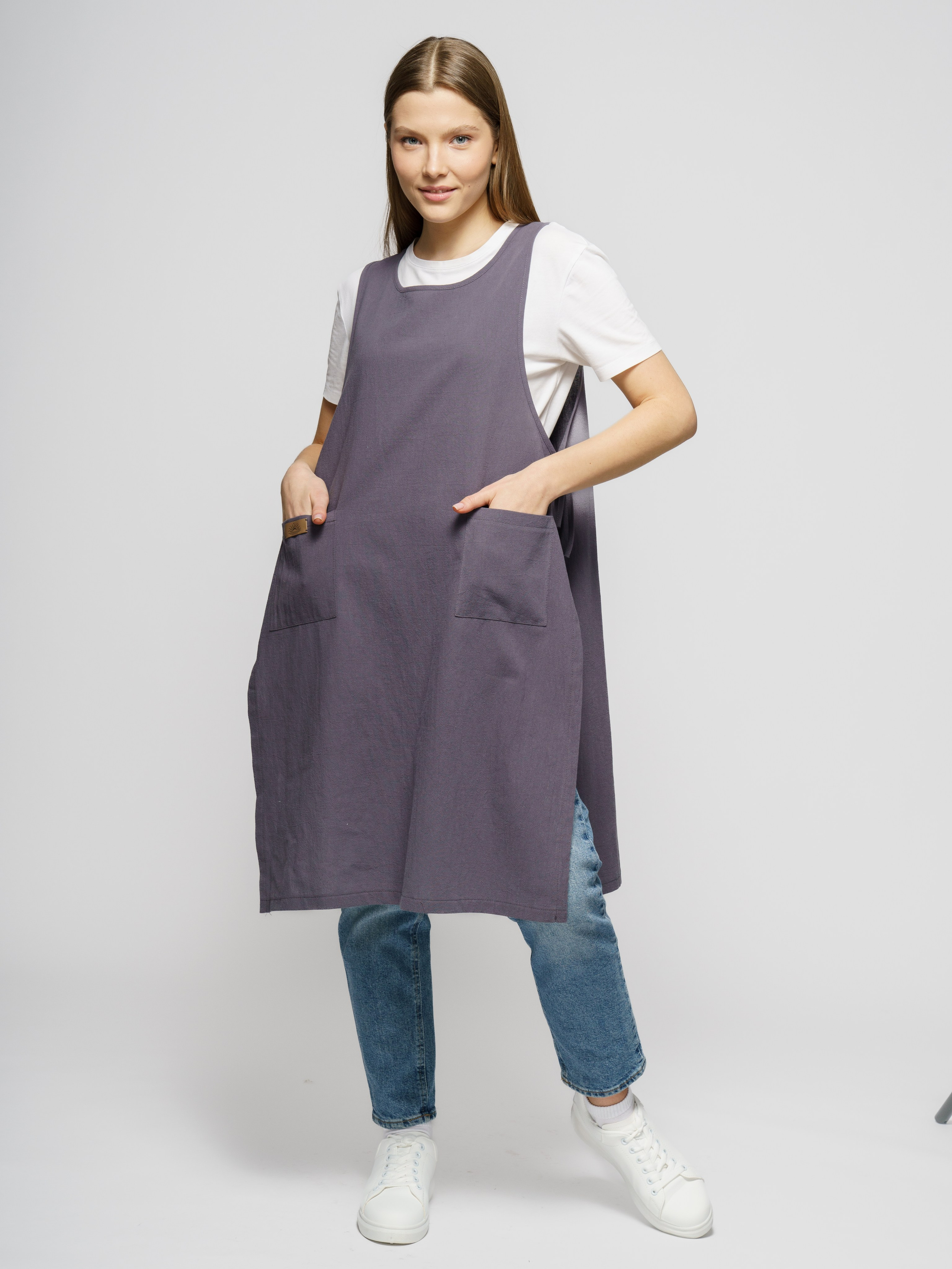 Лён (фартук, сорочки), модель Оксана. KED Production — продакшн из СПб. Создаём фото, видео и контент, который помогает брендам и селлерам продавать больше