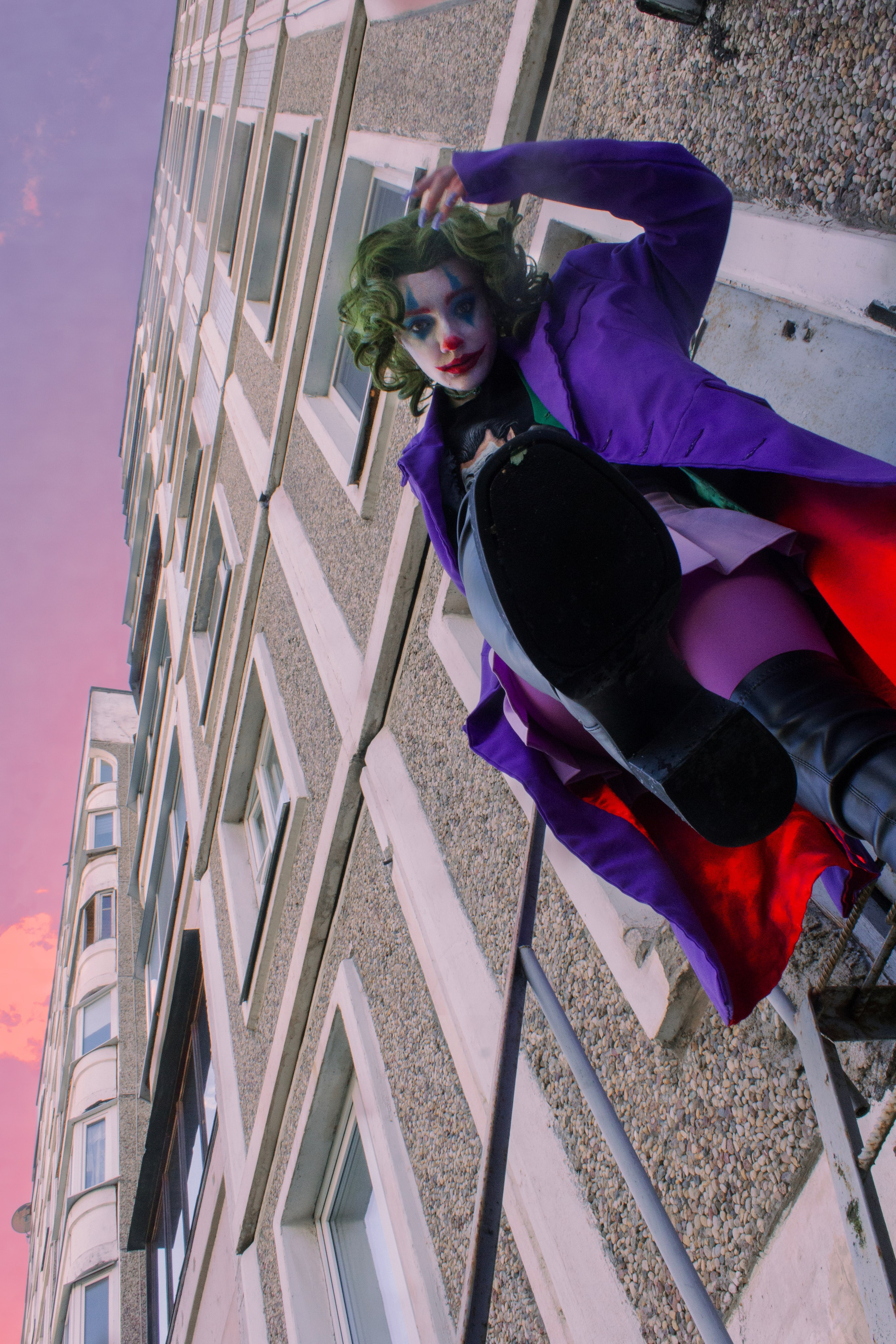 С экрана — в люди