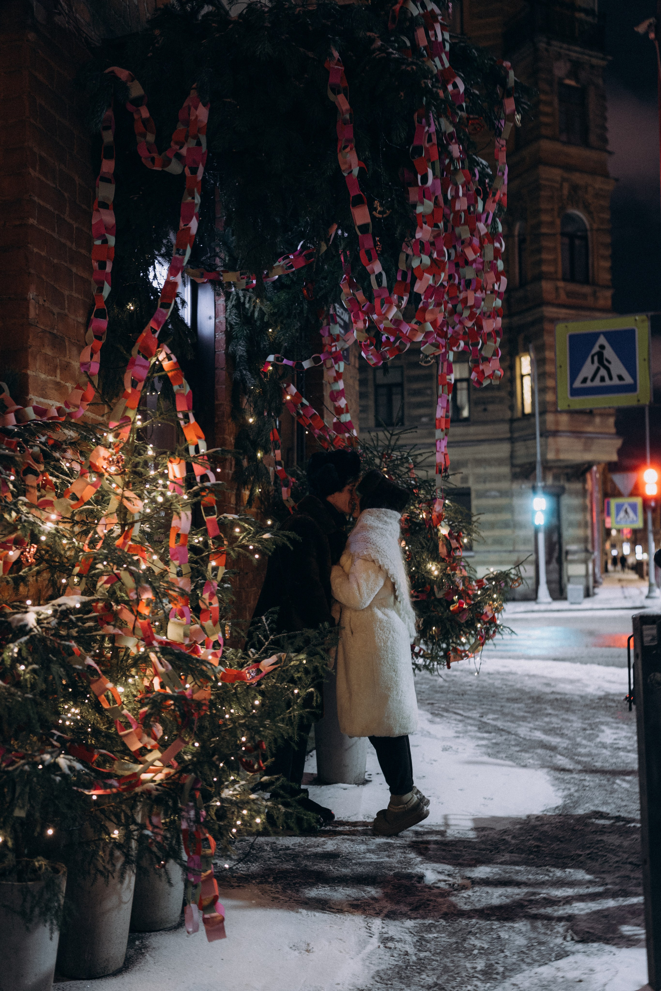 НОВОГОДНЯЯ ПРОГУЛКА ПАРЫ ПО ЧЕРНЫШЕВСКОЙ ПЕРЕД НОВЫМ ГОДОМ. Профессиональный фотограф, Санкт-Петербург — Виктория Богомолова