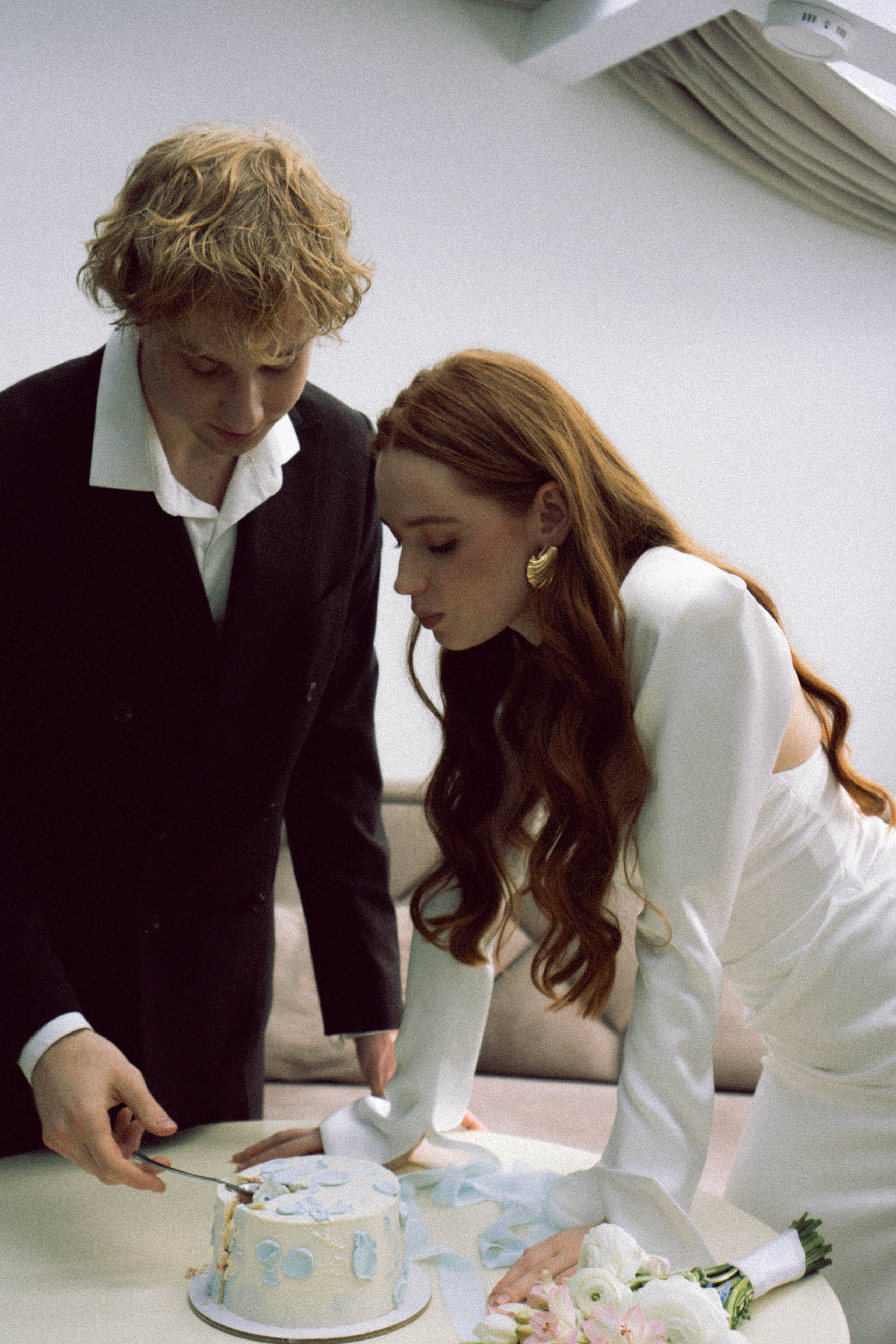 СВАДЕБНАЯ СЬЕМКА В ОТЕЛЕ. СБОРЫ ЖЕНИХА И НЕВЕСТЫ И ТАКЖЕ ТОР И ПОДГОТОВКА К ПРОГУЛКЕ. Профессиональный фотограф, Санкт-Петербург — Виктория Богомолова