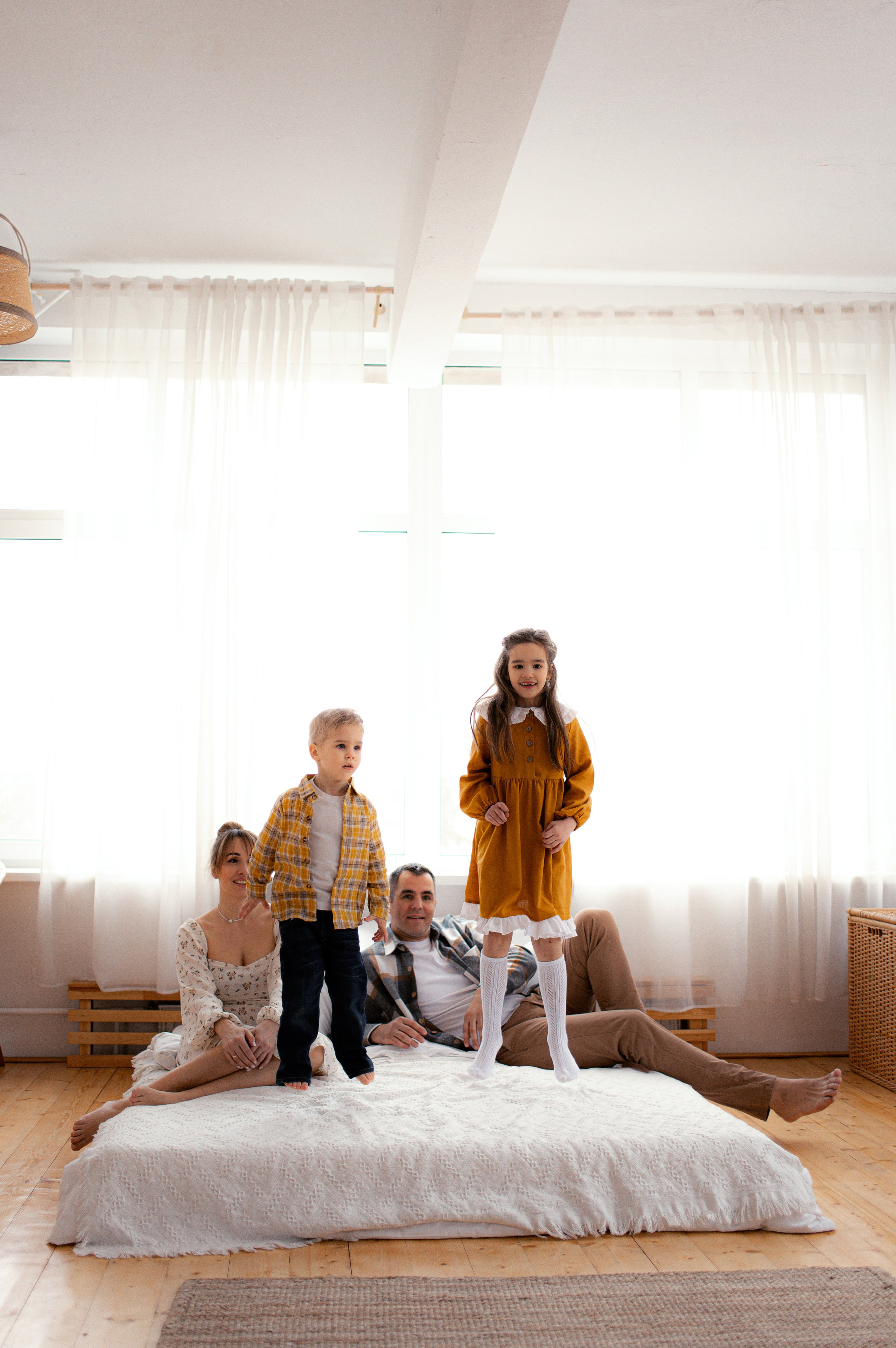 Семейная фотосессия в студии. Семейный и свадебный фотограф в Санкт-Петербурге Юлия Мельникова