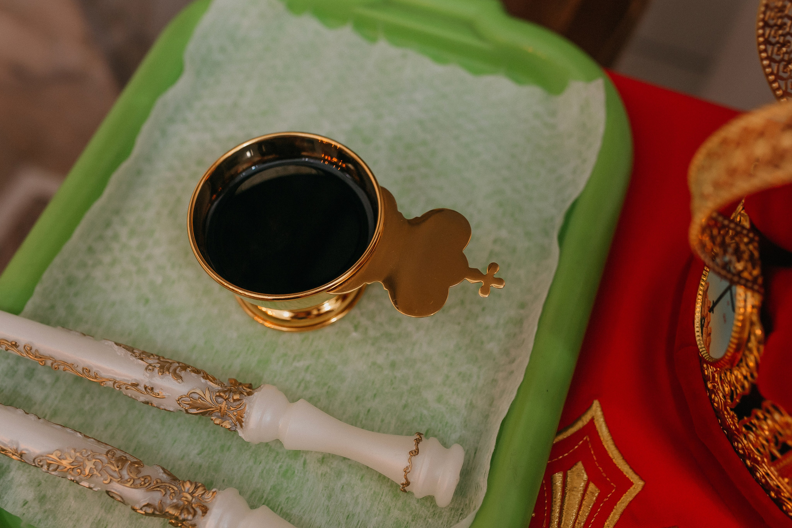 Венчание Анастасии и Вячеслава. Храм Лазаря Четверодневного. Семейный фотограф в Сургуте