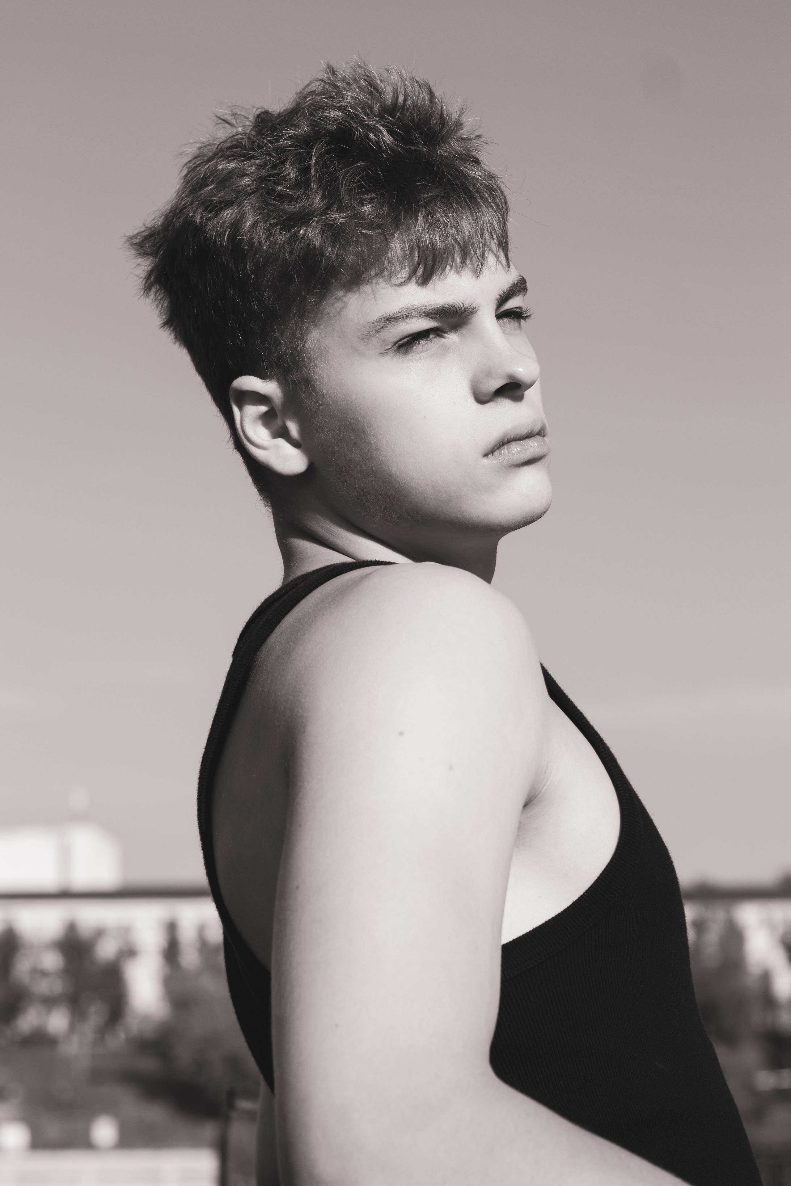 Уличная съемка — Сергей. Портретный фотограф в Орле. Готовые фото за 3 дня! Помощь в позировании. Советы по организации