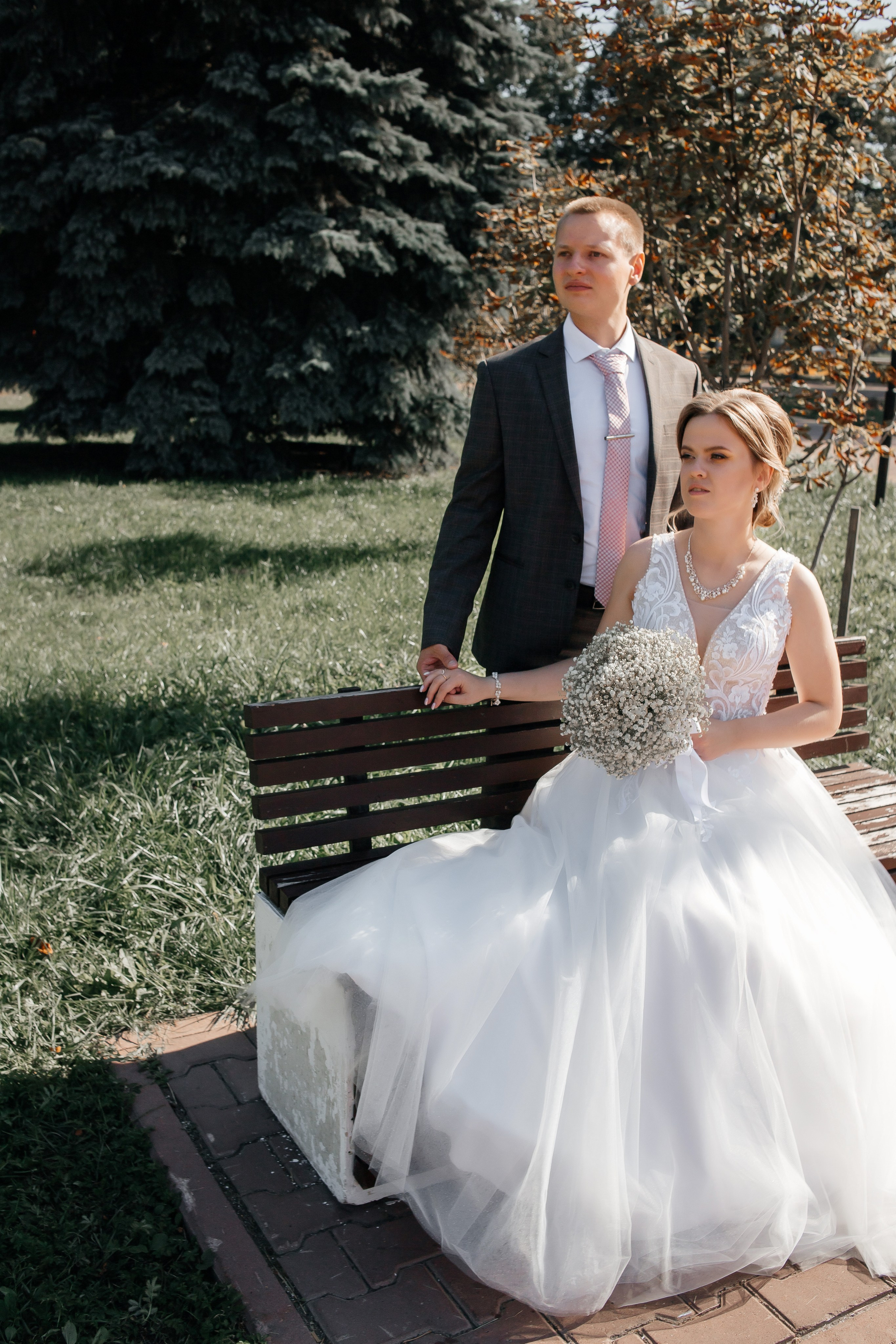 Свадебная прогулка двоих на Стрелке и в автозаводском Парке. И в фотостудии СОЛЬ в Автозаводском районе. Свадебный фотограф и фотограф Love-Store в Нижнем Новгороде Анастасия