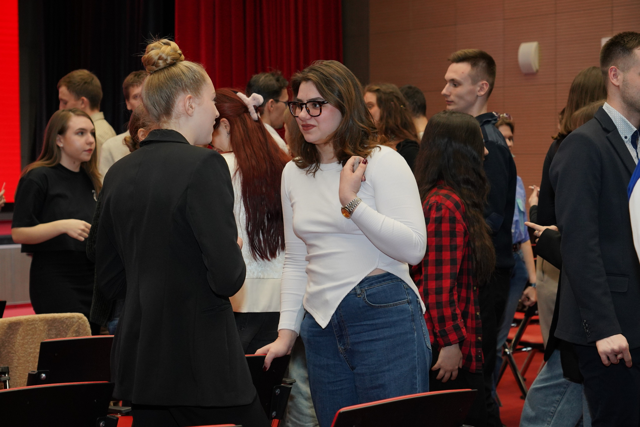 Фотограф на официальном мероприятии