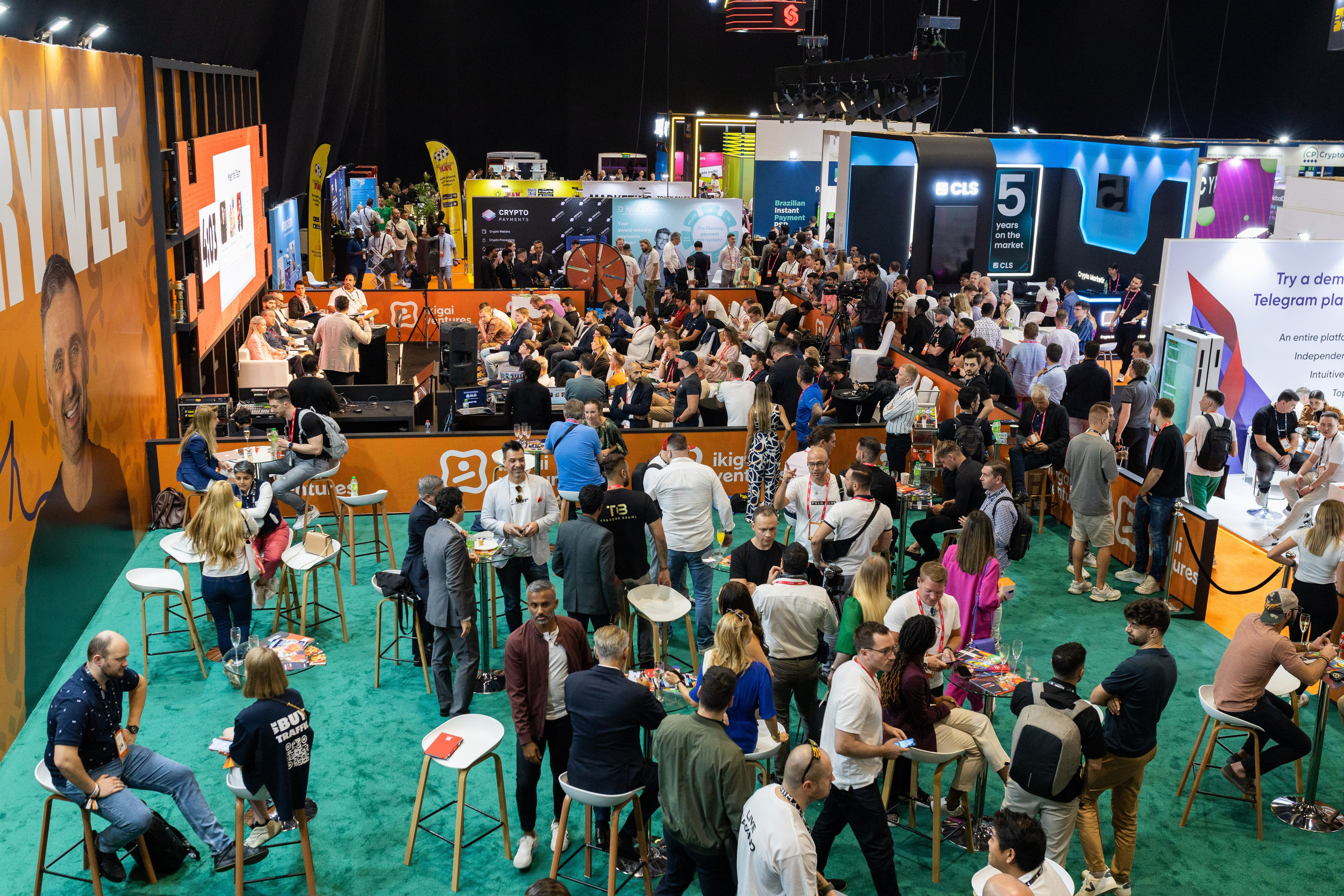 Conferences and expo photoshoot. Professional event photographer Ruslan Davletberdin