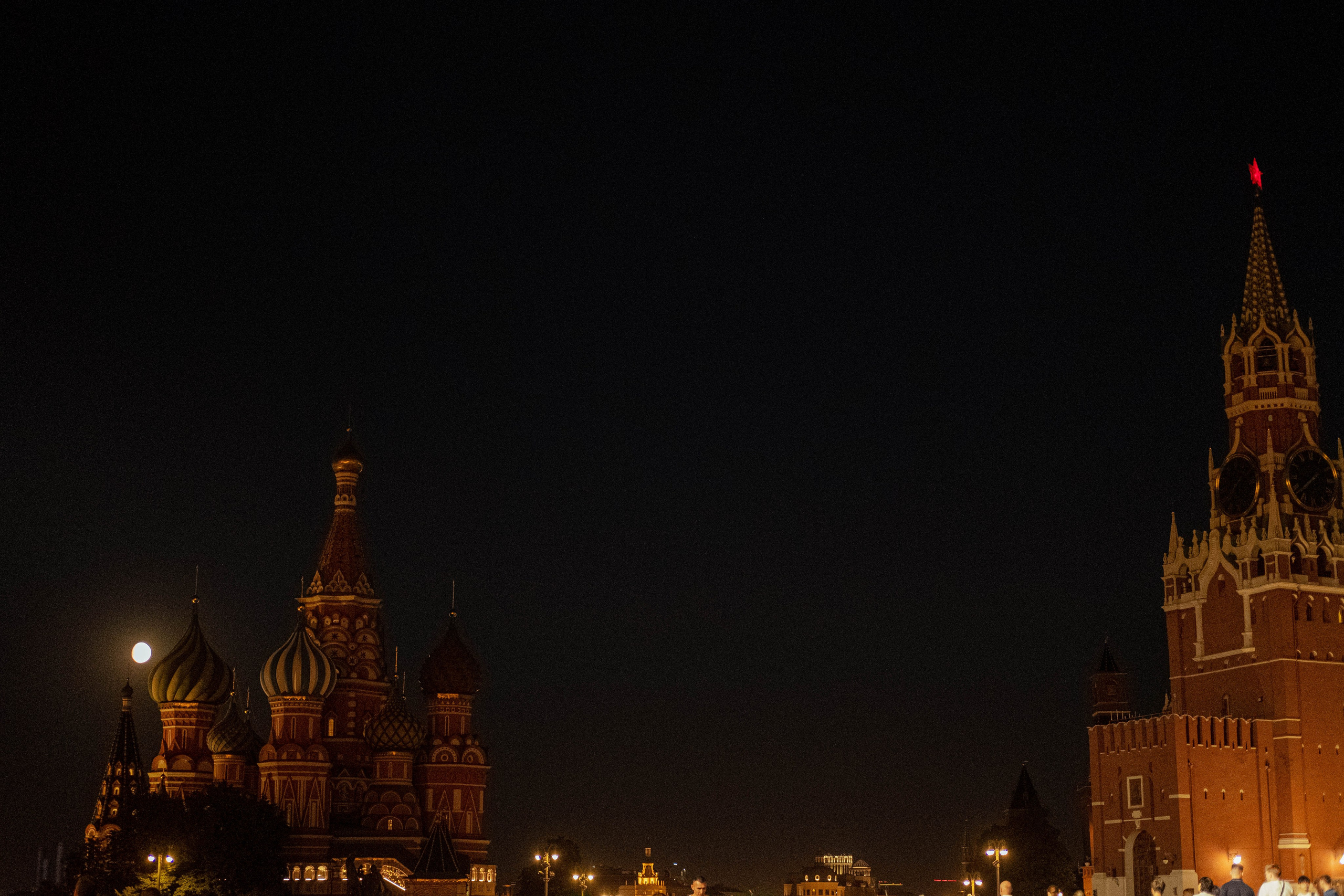 Москва 2024. Свадебный и семейный фотограф в Новосибирске, Санкт-Петербурге, Москве