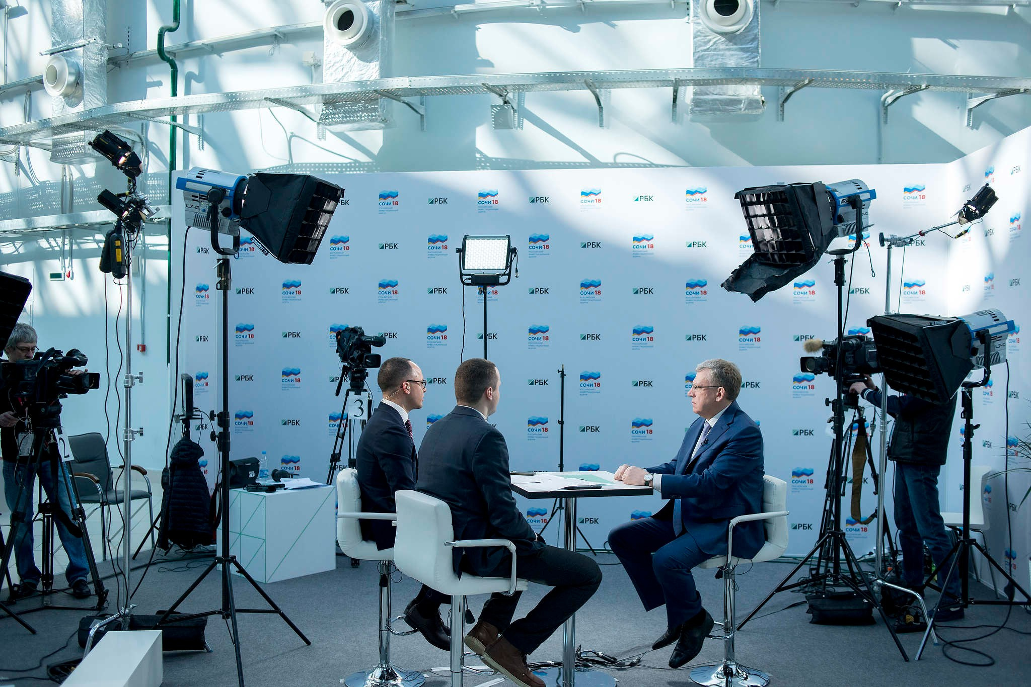На международном инвестиционном форуме в Сочи. Съемка для РБК в 2018 году.