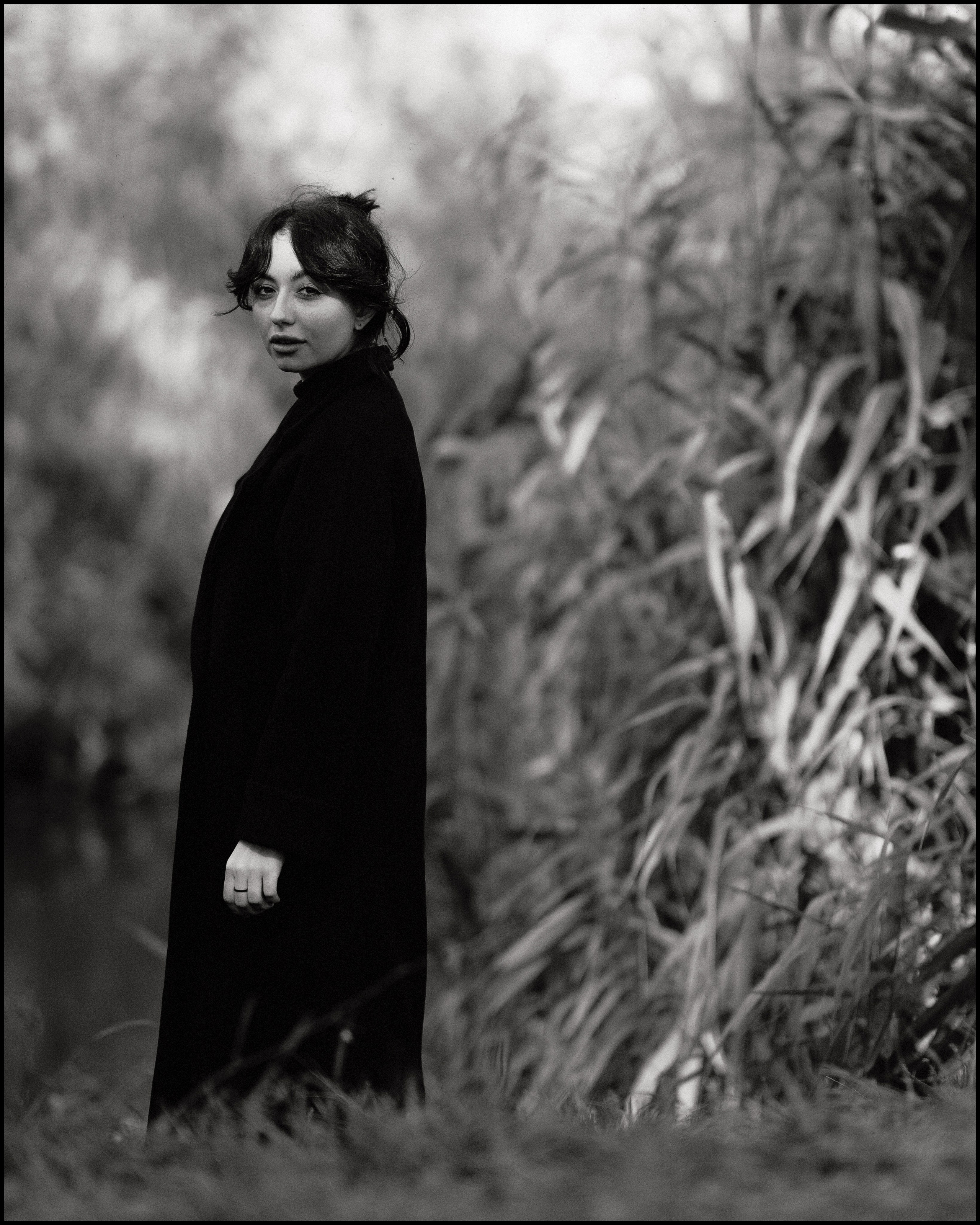 Осенняя фотосессия на природе с гвоздиками