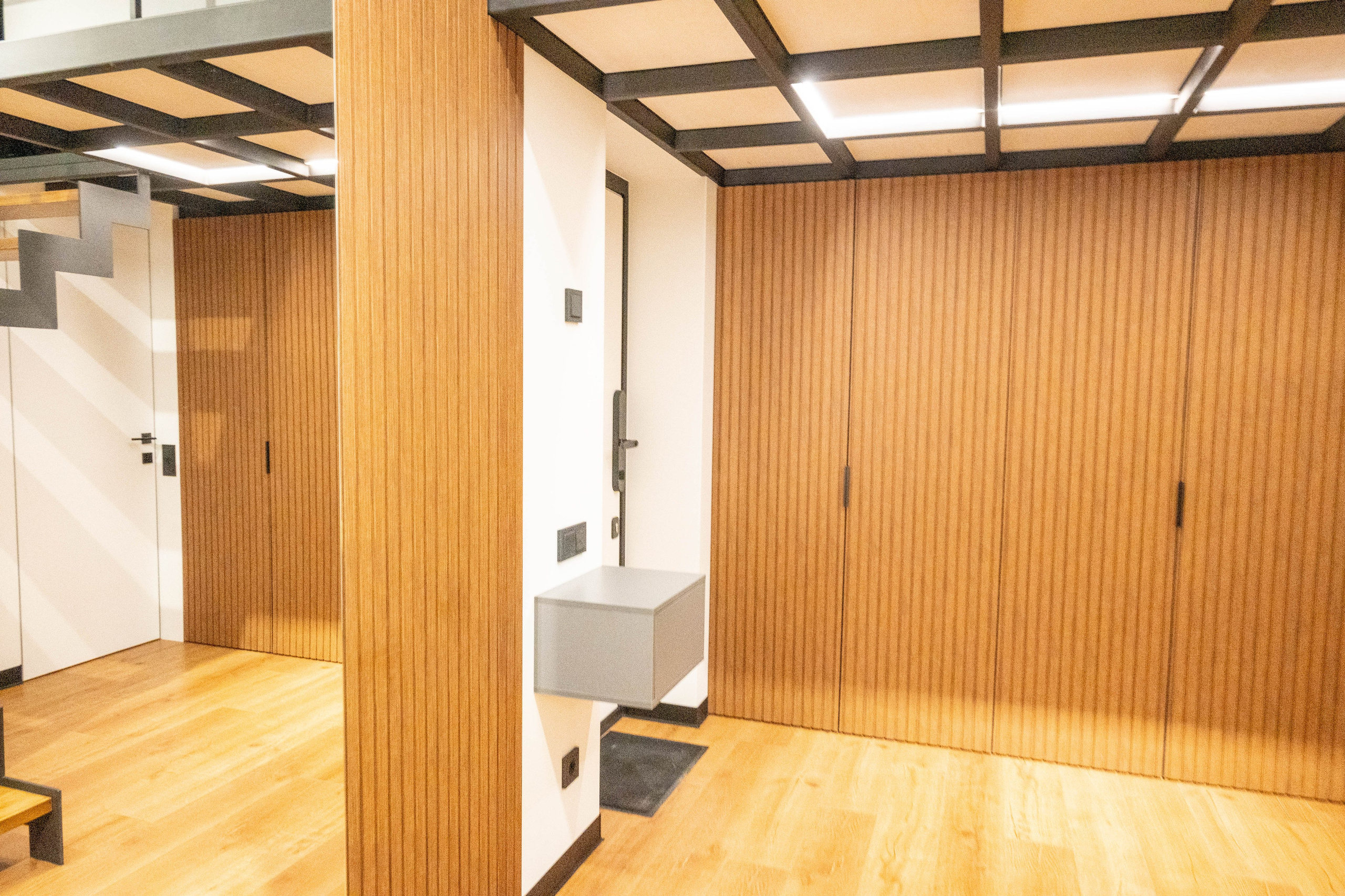 The apartment is on two levels. Fotograf Dmitrii Donets