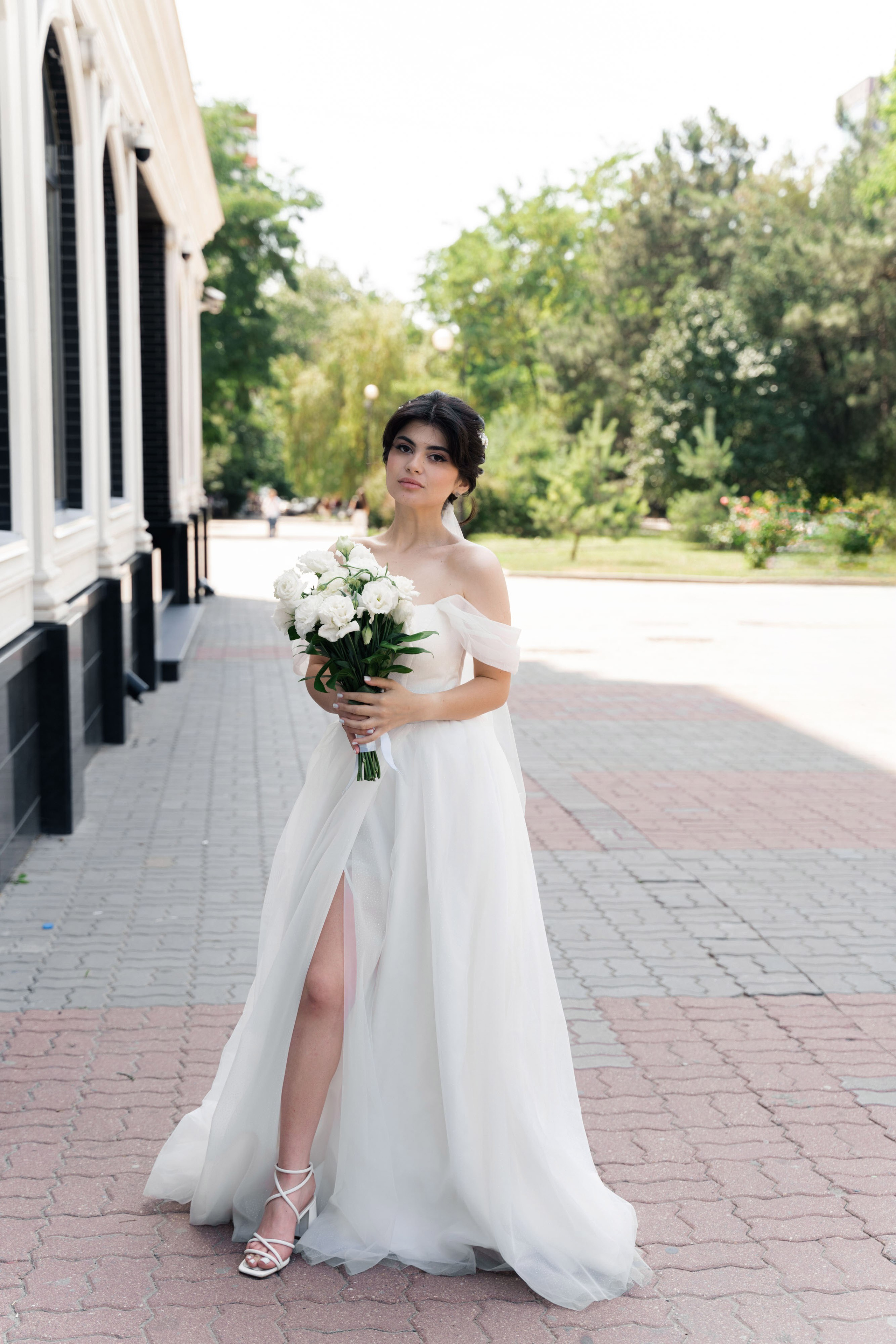 фотосессия невесты возле Кировского ЗАГСа Ростов на&nbsp;Дону