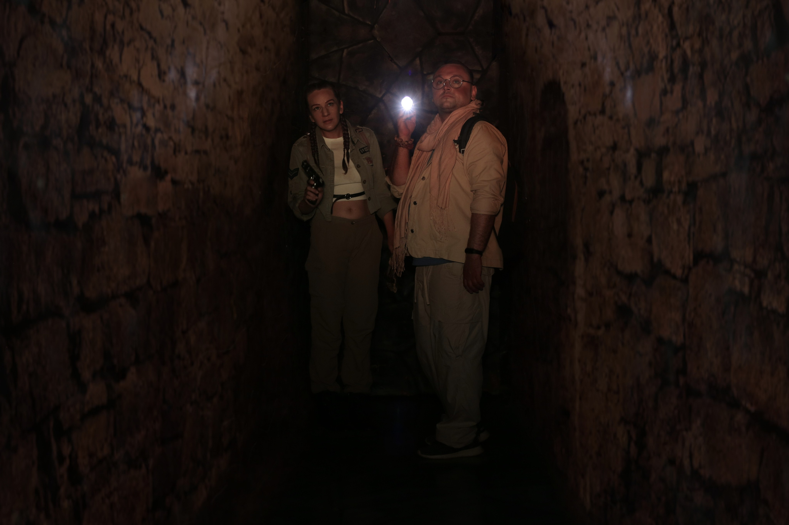 Фотосессия «Как в кино: В поисках утраченной диадемы» от MarCh Photography | Пермь. Погрузитесь в приключение, где вы — главный герой. MarCh Photography — Фотограф в Перми