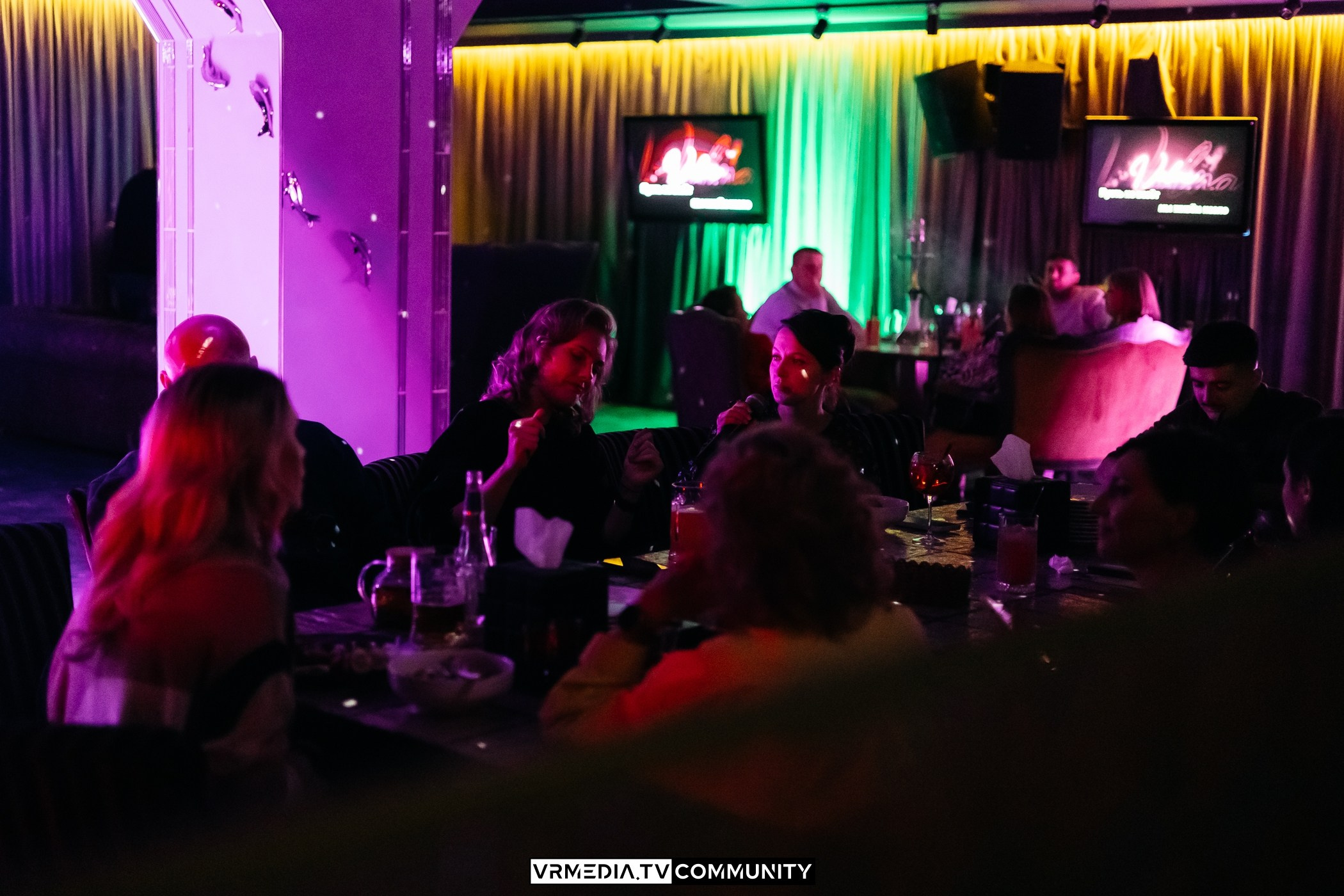 Вечер в караоке-баре «Volna»