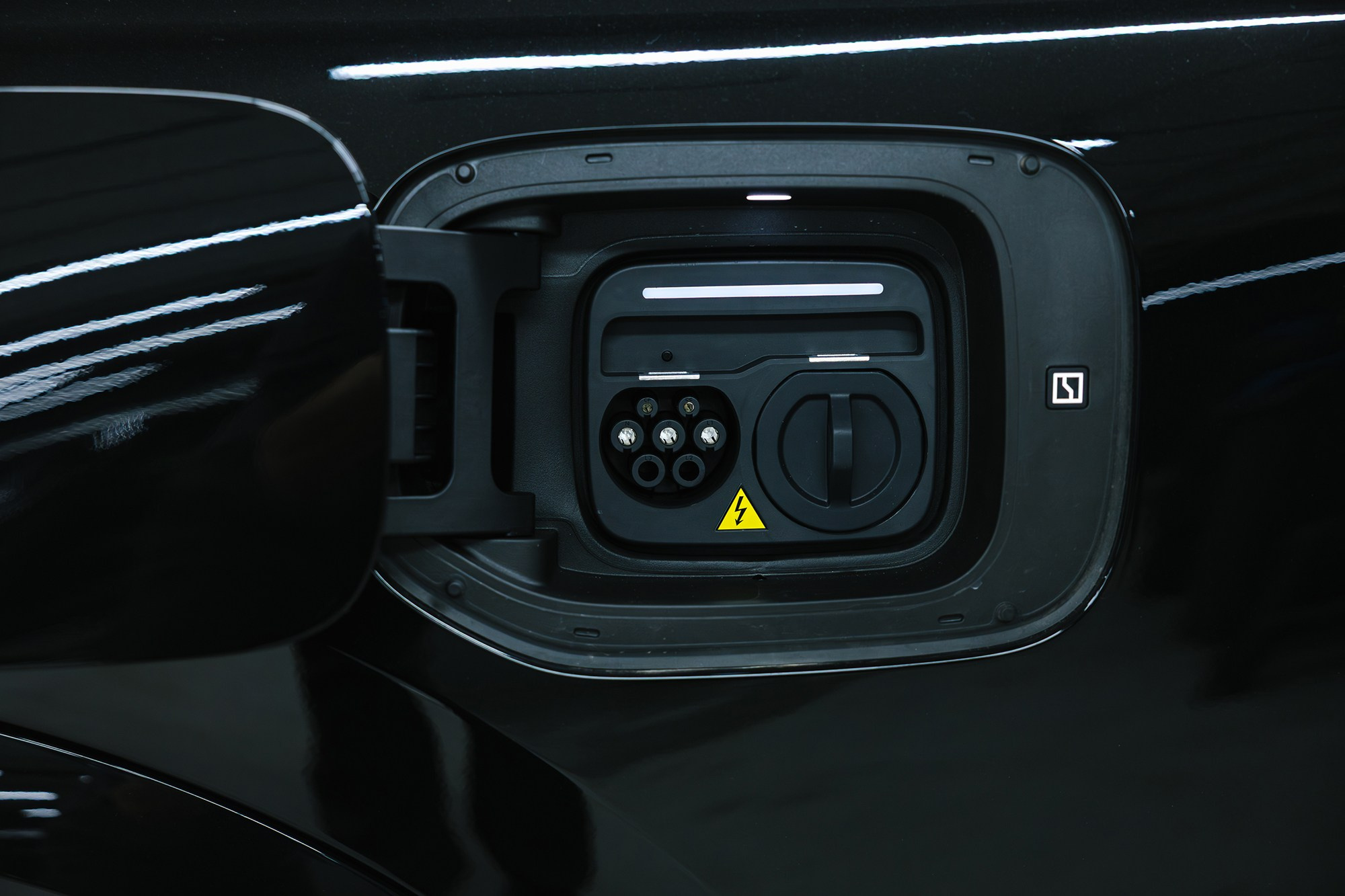 Zeekr 9X 2.0hyb 4WD AT (1401 л. с.) 2025. Автосалон «Х-Авто»