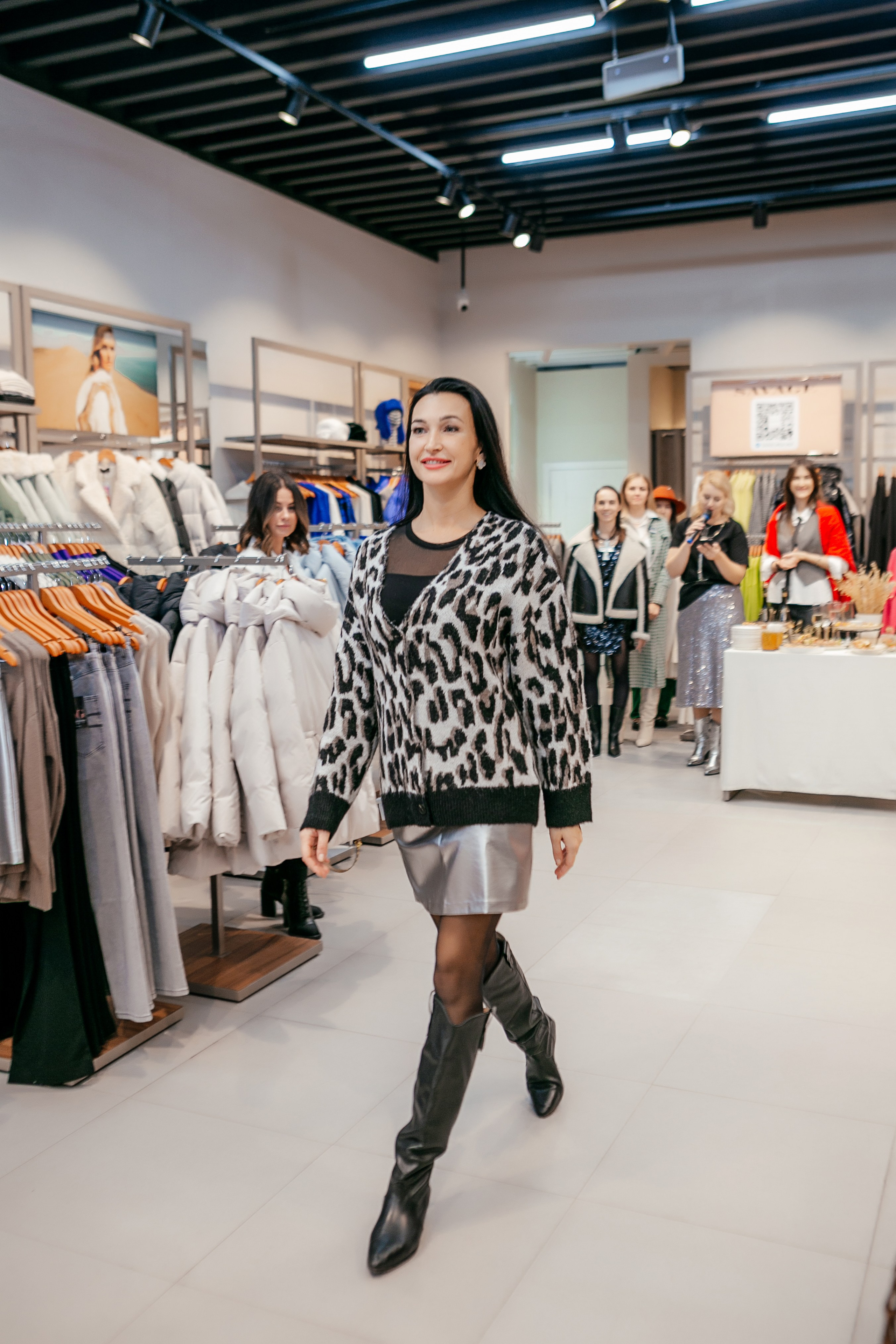 Открытие магазина SAVAGE. Контент фотограф, съемка для маркетплейсов, фуд съемка и репортажи в Новосибирске Ралия Галеева