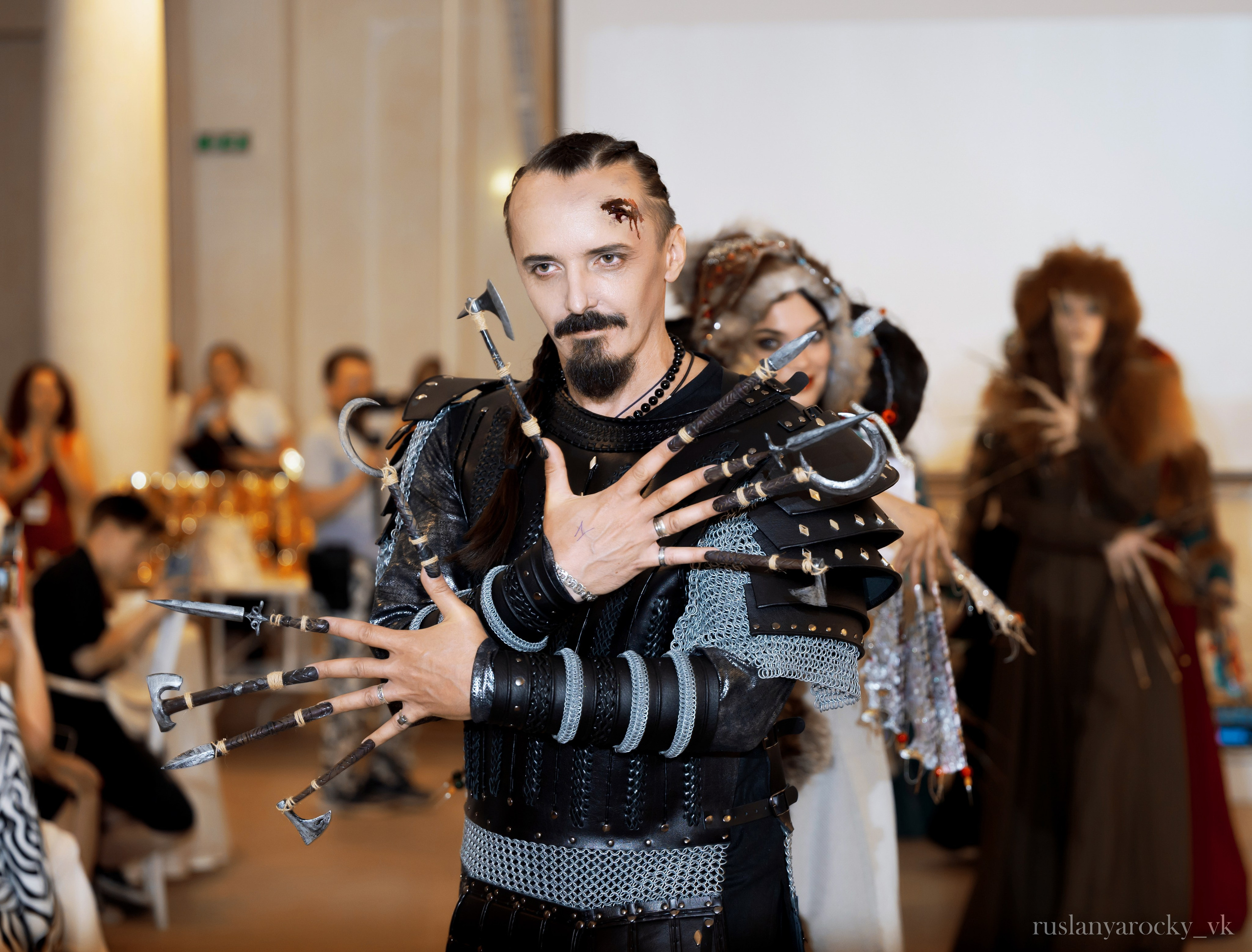 Модный показ. Репортажный фотограф