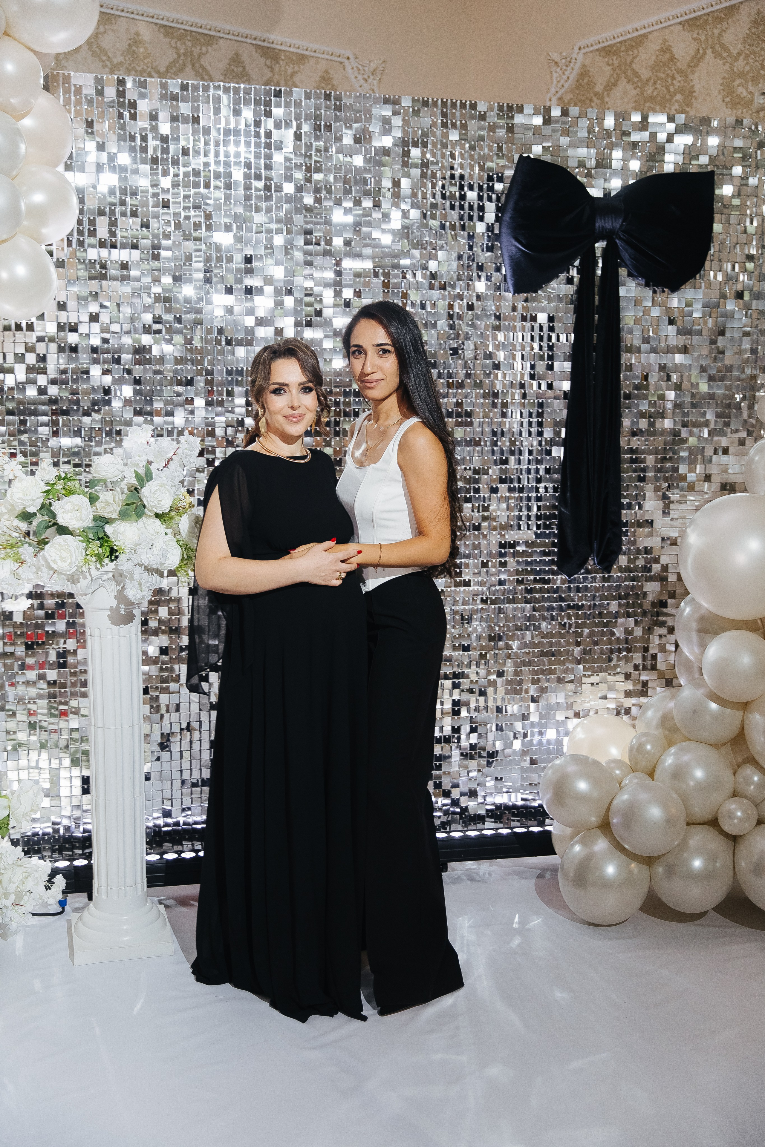 Ани и Назели. 35&5 День рождения, «Янтарь». Фотограф в Красноярске Надежда Воскресенская