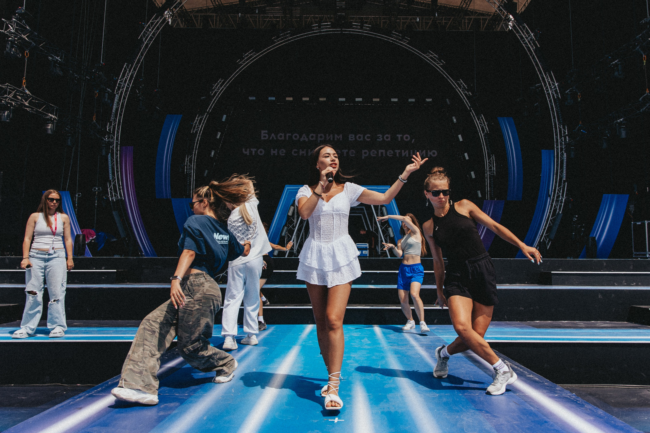 Бекстейдж фестиваля «Таврида 2024». Izotoff Photographer