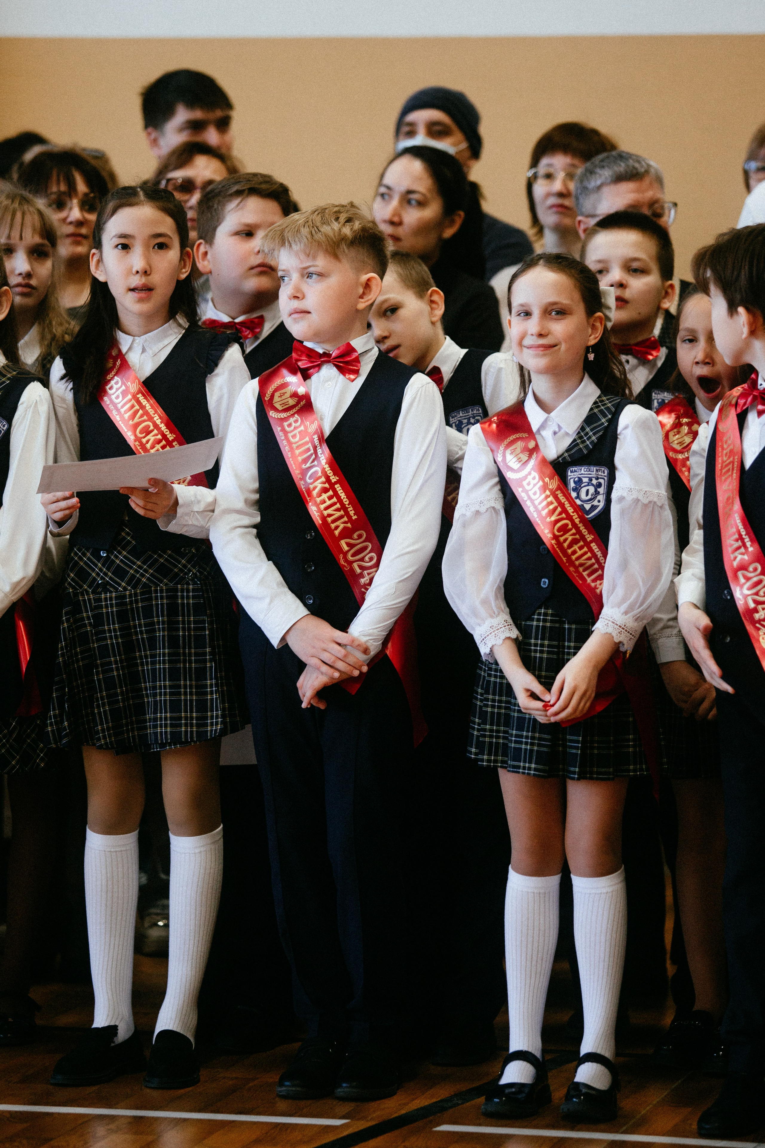 Выпускной в начальной школе. Арт-фотограф Крис Л. в Тобольске: портрет, семейные, свадьбы