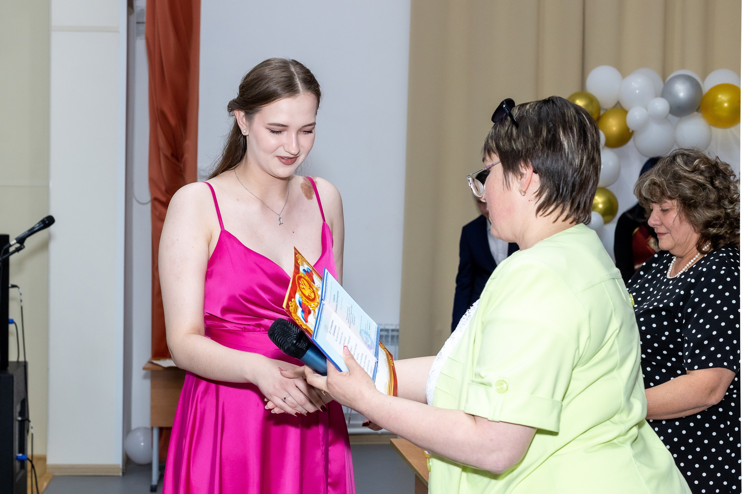 Вручение аттестата 2025. Выпускные альбомы Майкоп, Краснодар Елена Золотарева