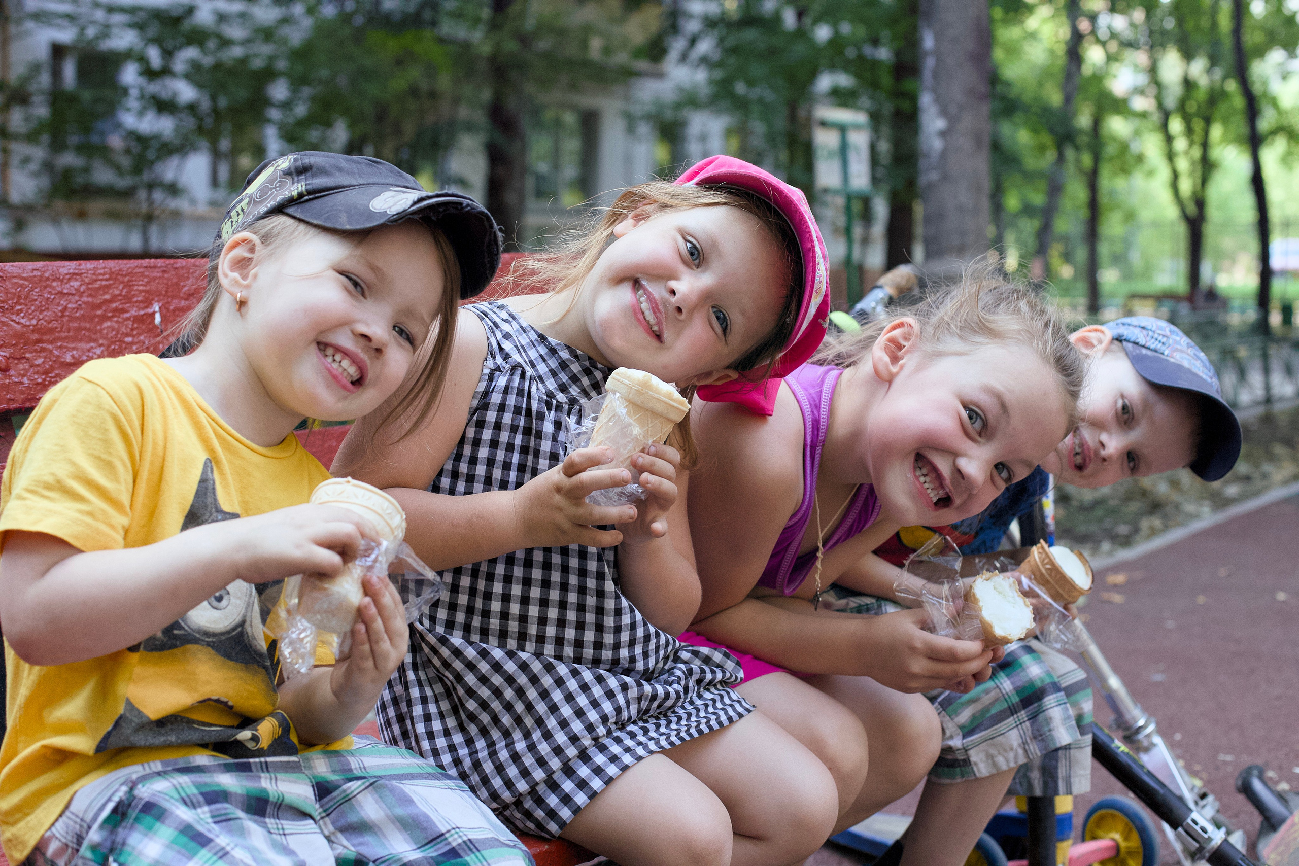 Дети, дети, дети. Школьные выпускные альбомы в Москве Марина Николаева