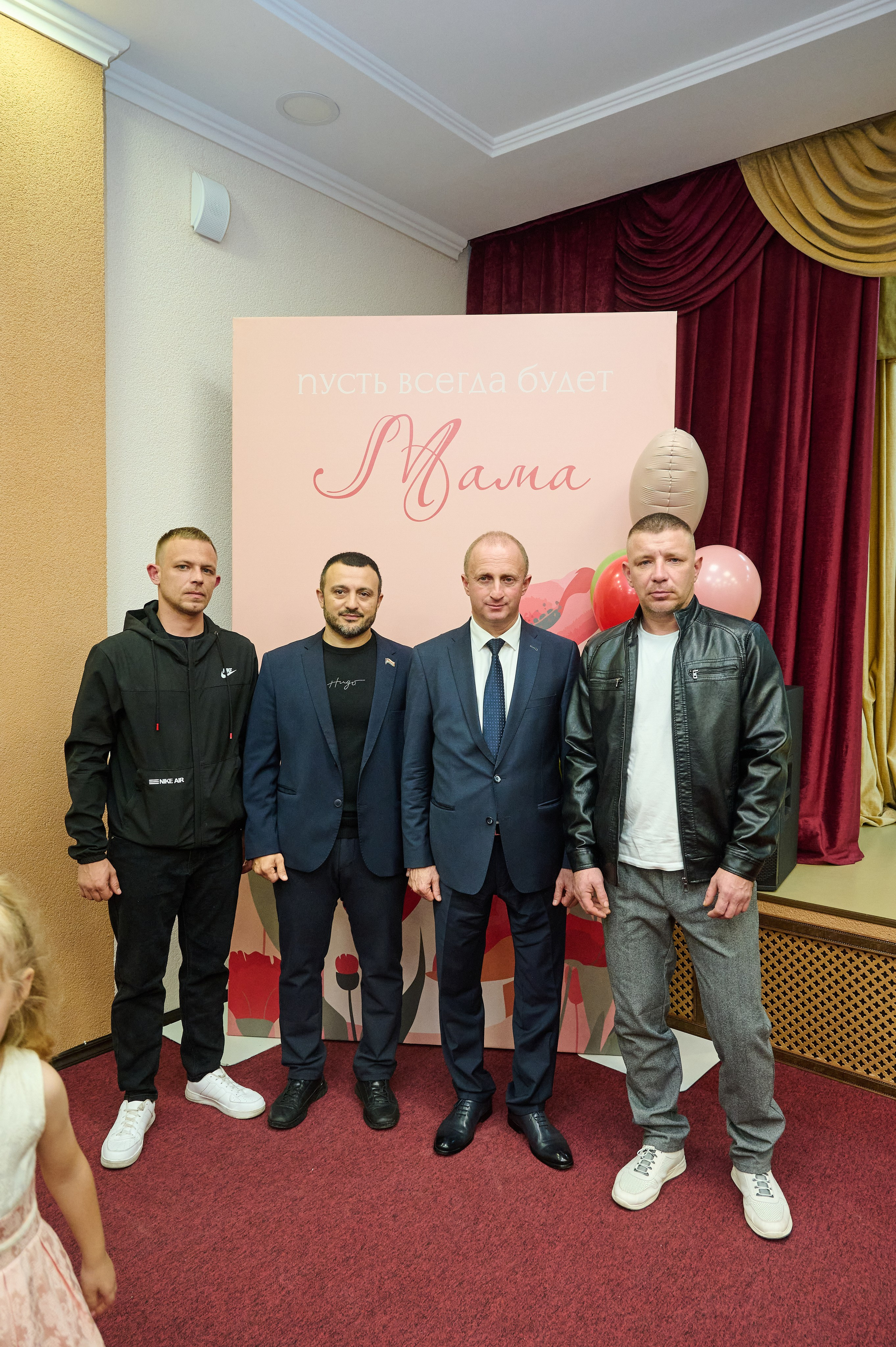 День матери Виноградный. Жизнь курорта Кабардинка в фотографиях